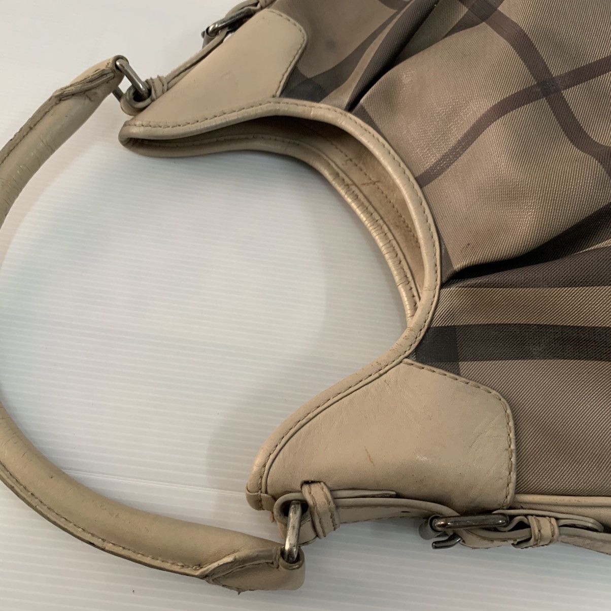 Burberry Burberry Hobo Shoulder Handbag Size ONE SIZE - 6 Thumbnail