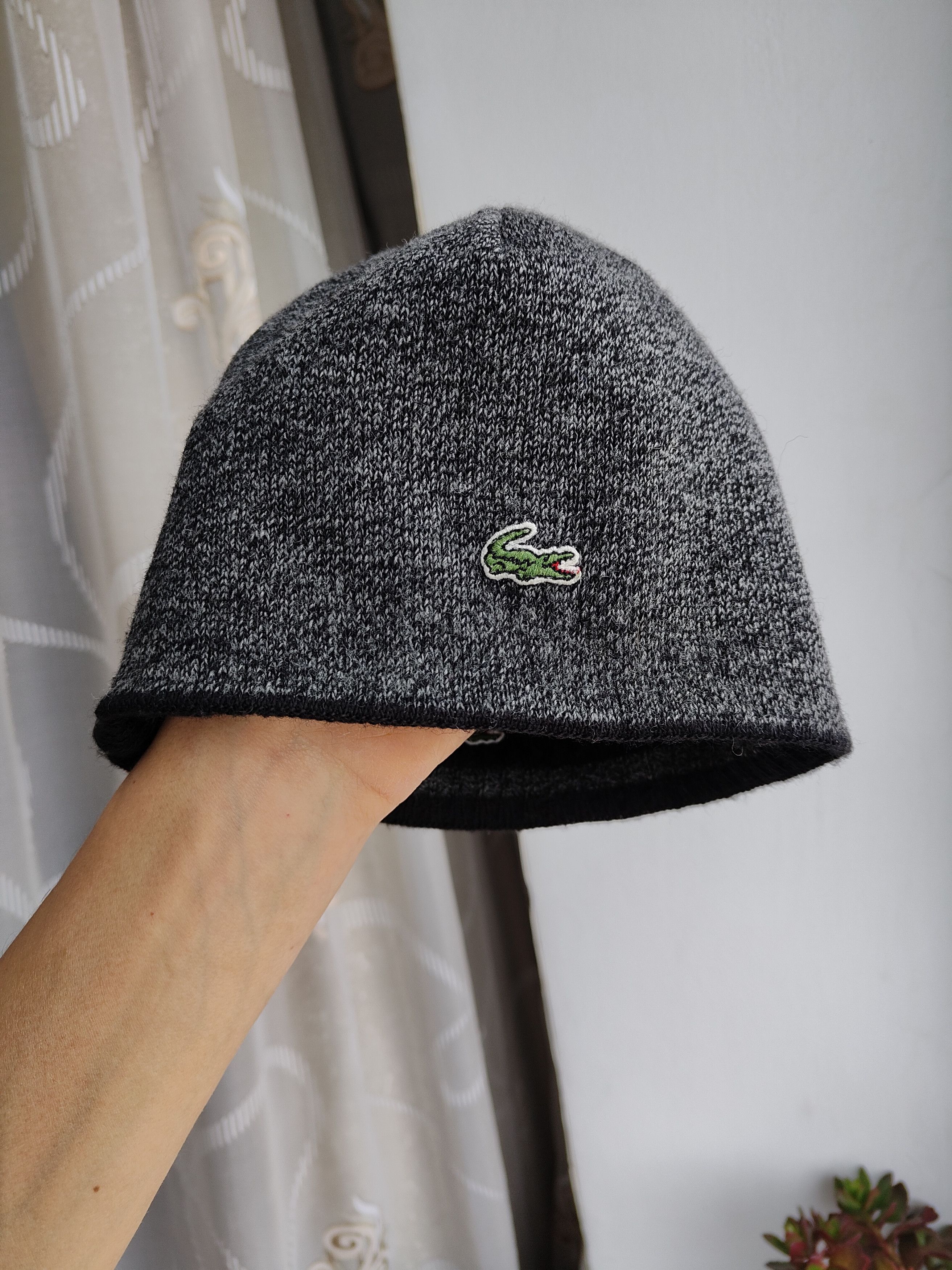 Lacoste Vintage Reversible Lacoste Beanie Hat To The Middle Ears Size ONE SIZE - 2 Thumbnail