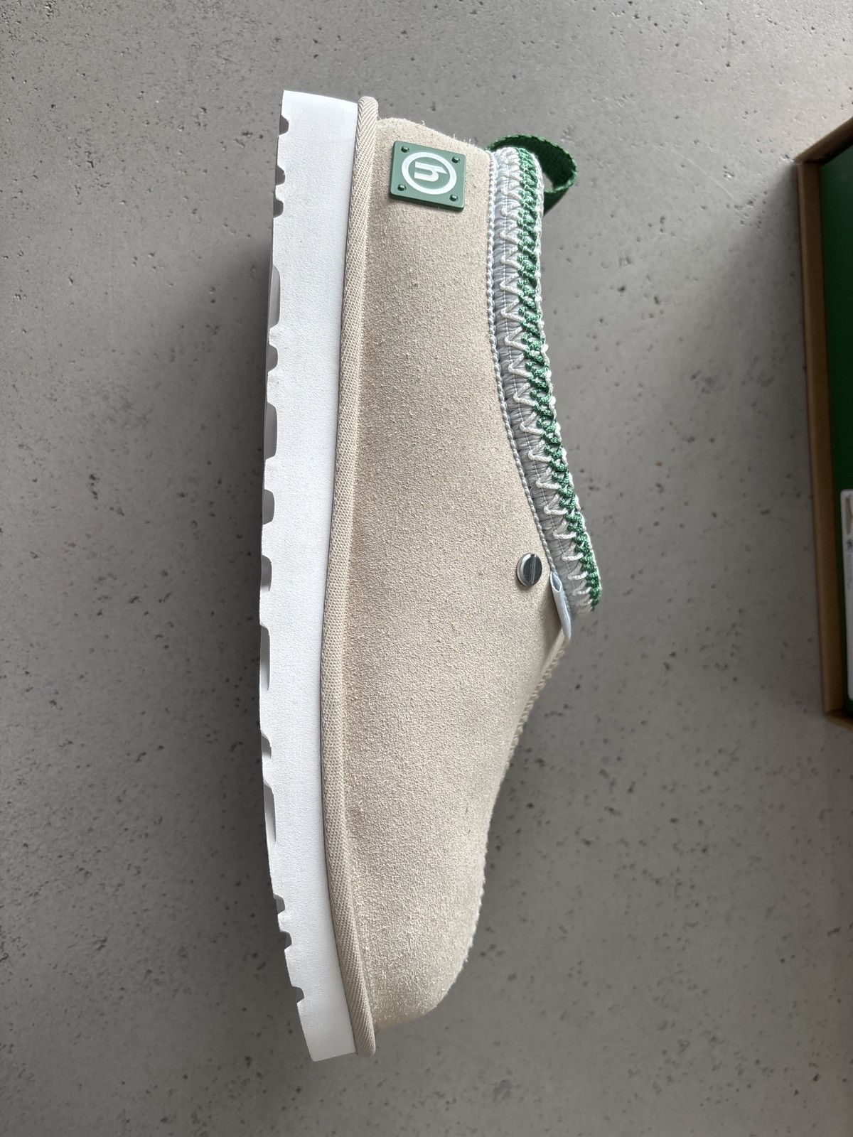 HIDDEN HIDDEN x UGG Low Top Slippers Size US 10 / EU 43 - 2 Thumbnail