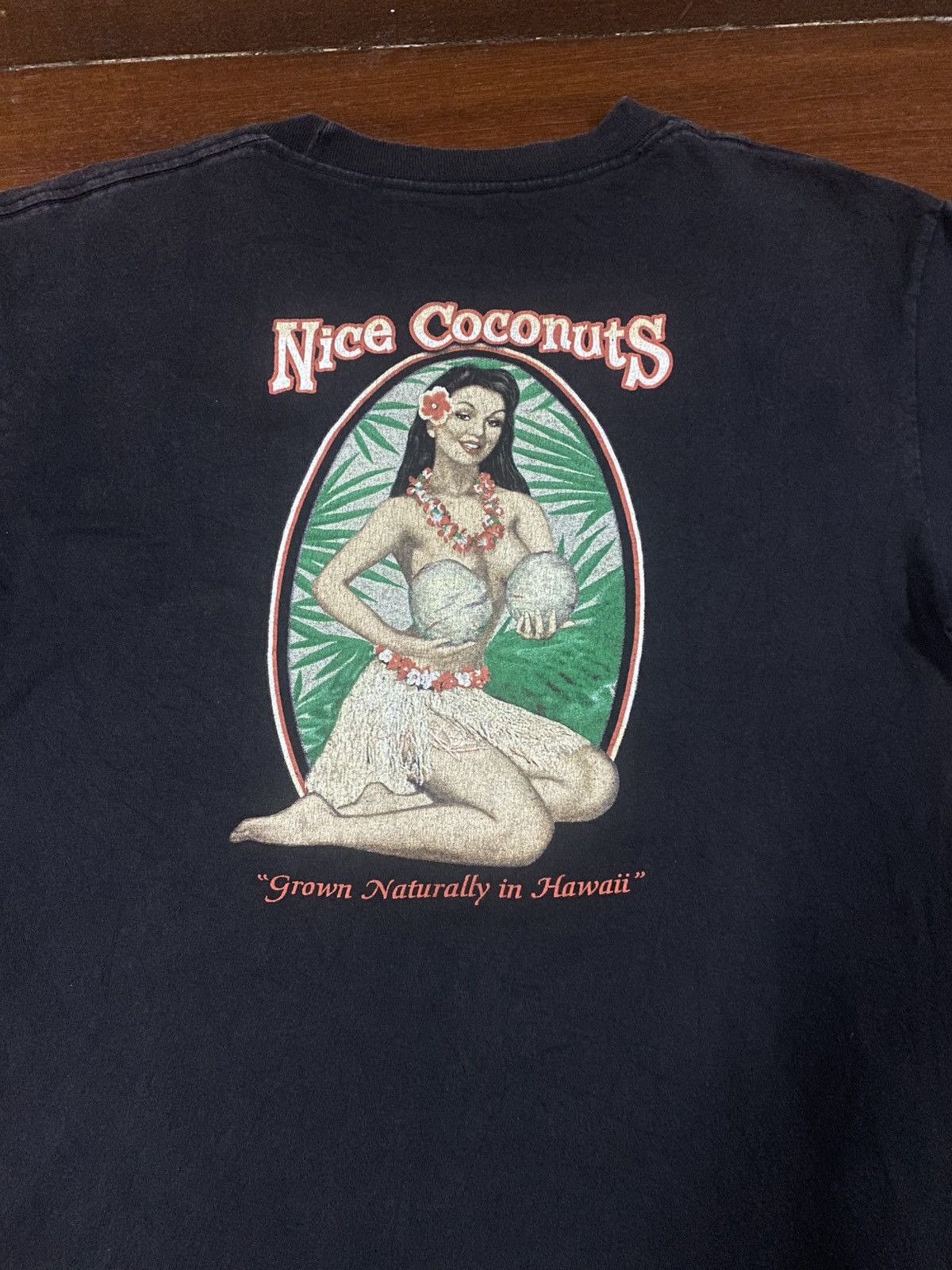 Vintage Vintage Hawaii parody nice coconuts grown naturally Tee Size US L / EU 52-54 / 3 - 1 Thumbnail