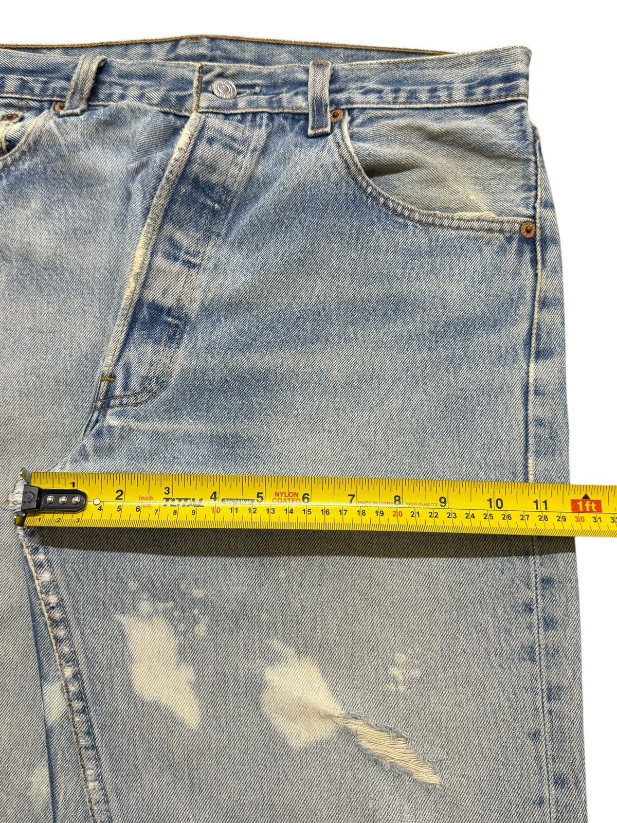 Levi's Vintage 90s Levis 501 Faded Wash Distressed Ripped Loose Fit Size US 32 / EU 48 - 15 Thumbnail