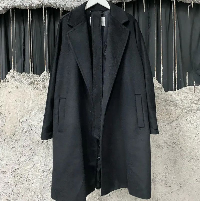 Max Mara MaxMara Classic Black Long Coat for Women 0089 Size XL / US 12-14 / IT 48-50 - 1 Thumbnail