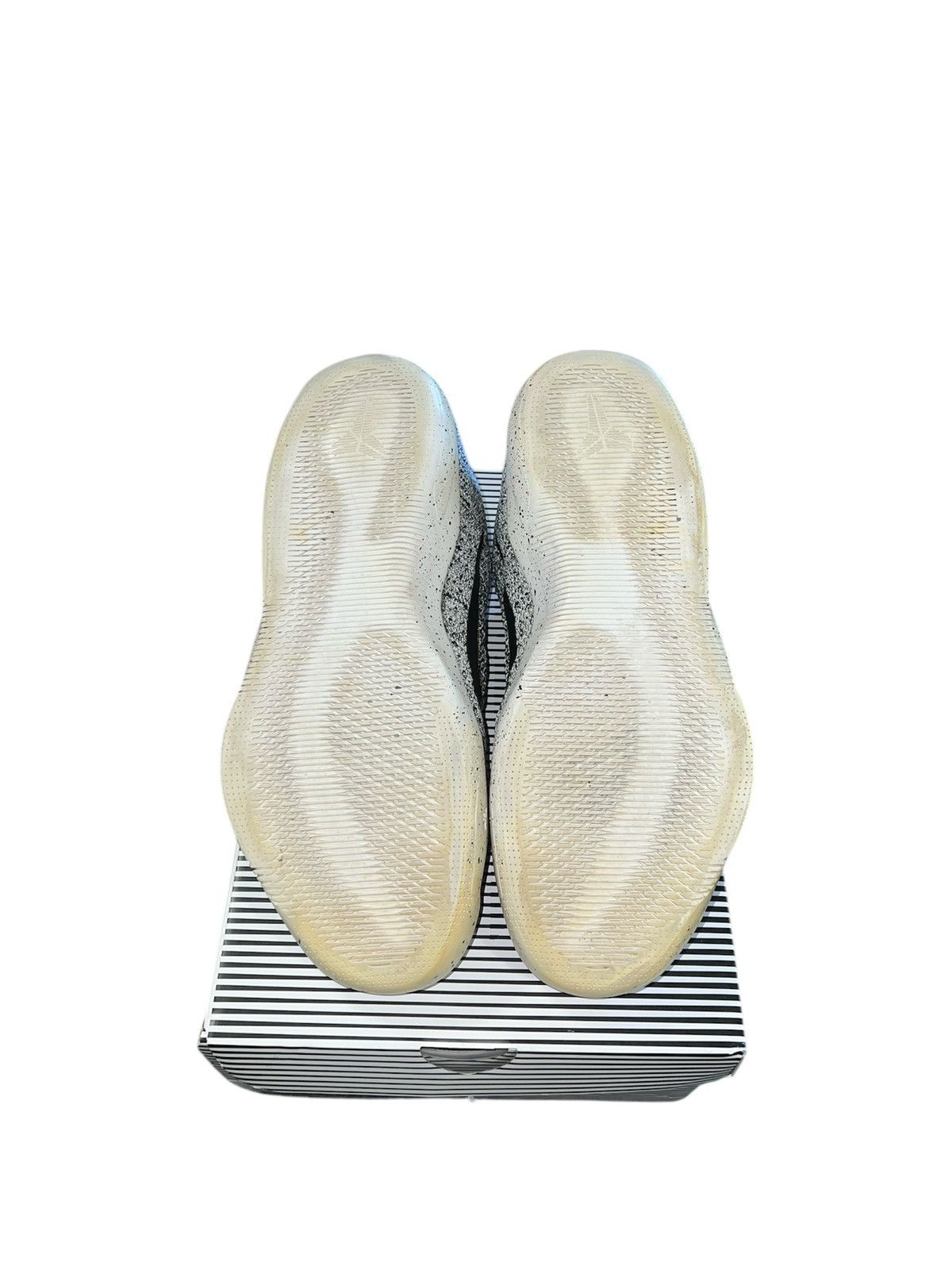 Nike Kobe 11 Elite Oreo Size US 10.5 / EU 43-44 - 5 Thumbnail