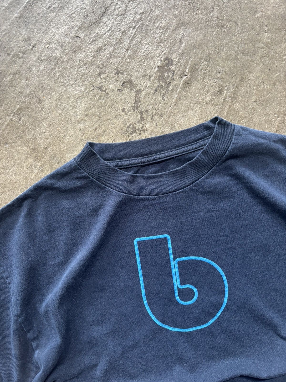 vintage y2k birdhouse tee