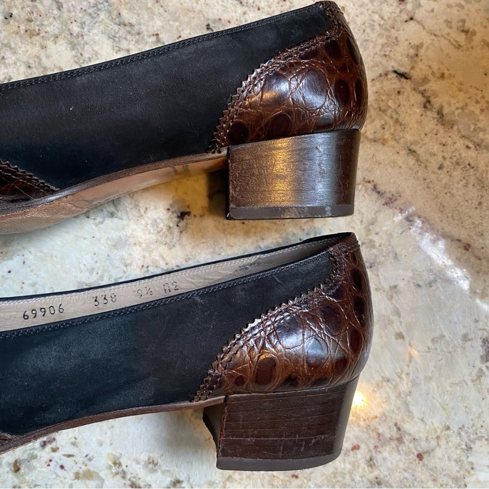 Other Helene Arpels Croc Black Suede Low Pumps Italy 9.5 AA Size US 9.5 / IT 39.5 - 8 Thumbnail