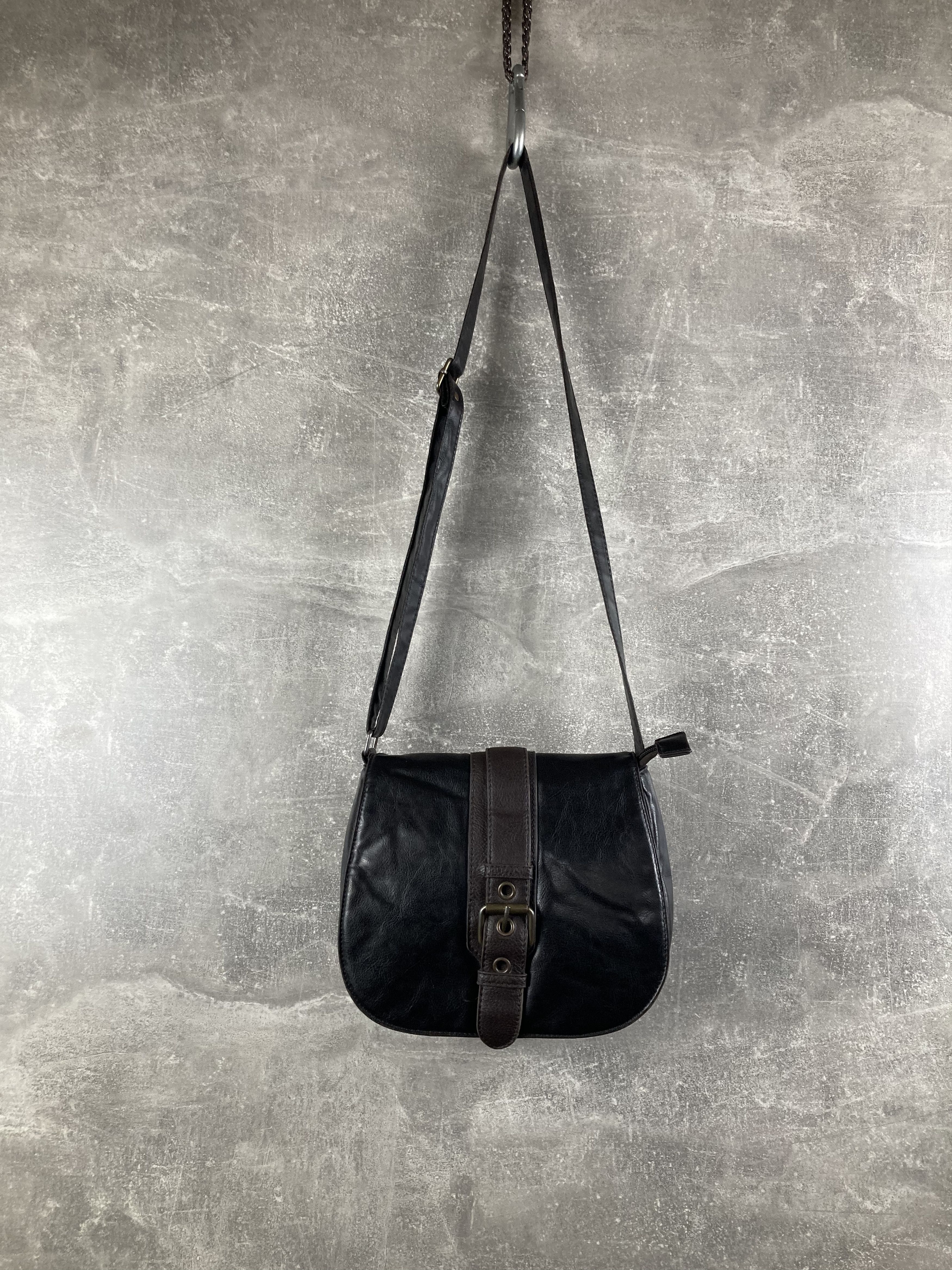 Genuine Leather Vintage leather avant garde crossbody messenger bag satchel Size ONE SIZE - 8 Thumbnail