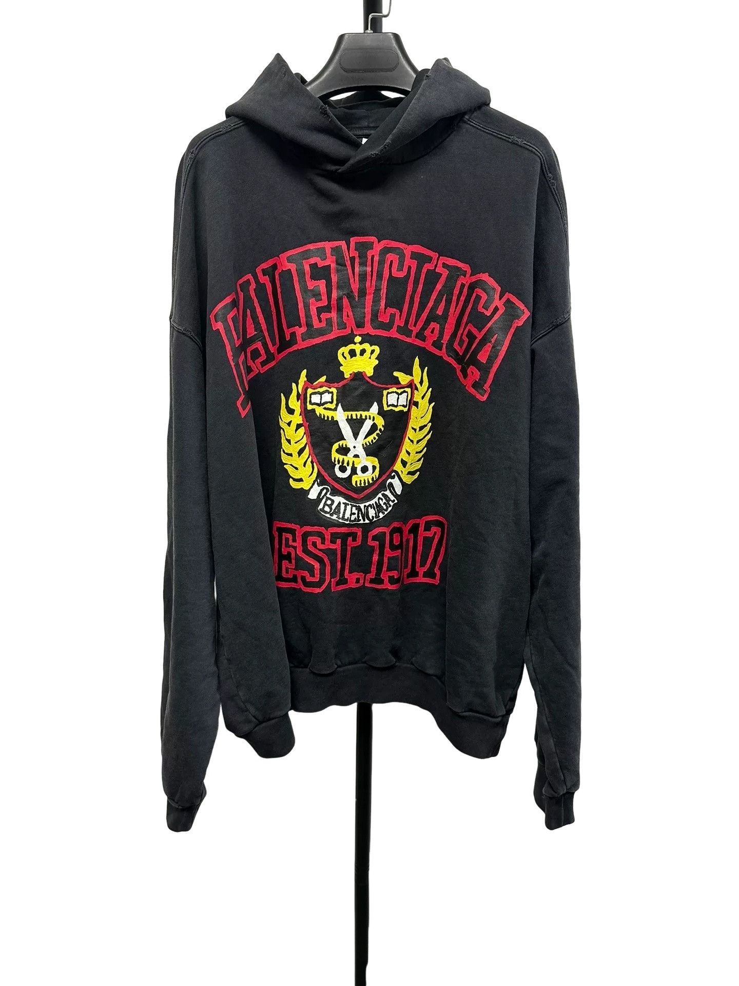 Balenciaga Balenciaga Crest Logo Graphic Hoodie Size M Size US M / EU 48-50 / 2 - 1 Thumbnail