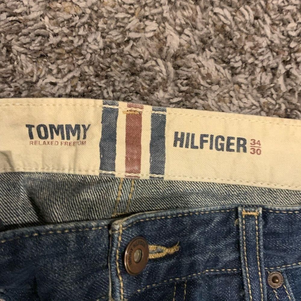 Tommy Hilfiger Men’s Tommy Hilfiger Jeans Size US 34 / EU 50 - 2 Thumbnail