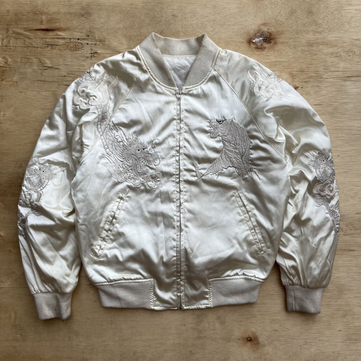 Japanese Brand SUKAJAN DRAGON & TIGER WHITE ON WHITE EMBROIDERED JACKET Size US M / EU 48-50 / 2 - 1 Thumbnail
