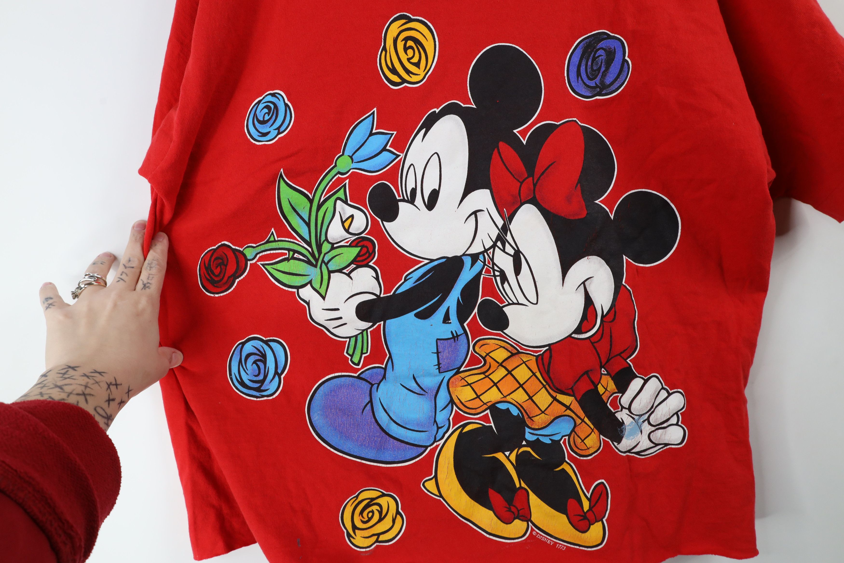 Disney × Vintage Vintage 90s Disney Mickey Minnie Mouse T-Shirt USA Red Size ONE SIZE - 4 Thumbnail