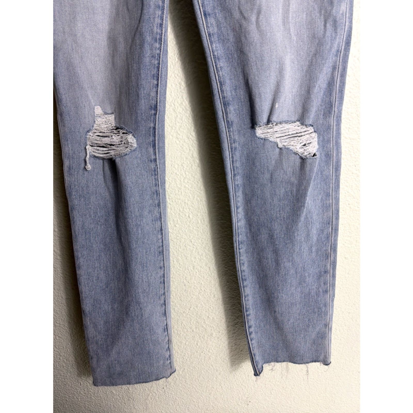 Banana Republic VINTAGE Banana Republic Premium Denim Ultra High Rise Slim For 29L Light Wash Distressed Size ONE SIZE - 2 Thumbnail