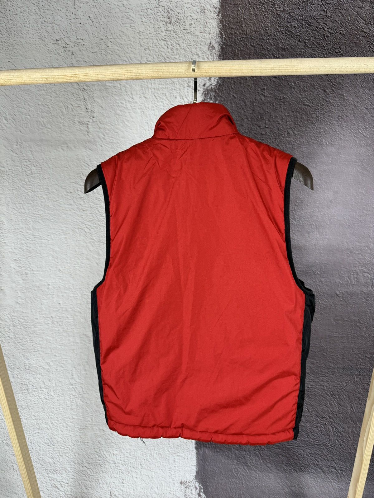 Nike Nike vintage y2k reversible black red nylon quilted vest Size US S / EU 44-46 / 1 - 14 Thumbnail
