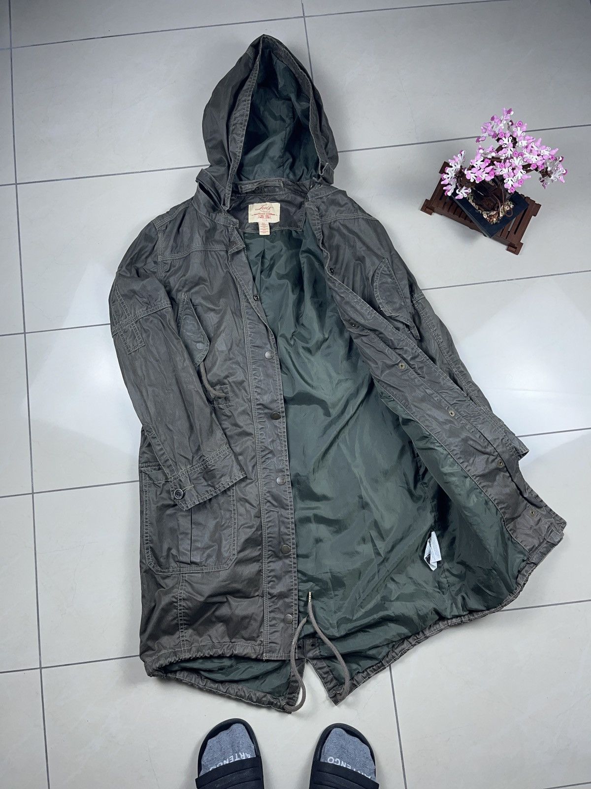Levi's ➕ vintage y2k Levi’s fishtail cargo parka waxed coat jacket Size S / US 4 / IT 40 - 2 Thumbnail