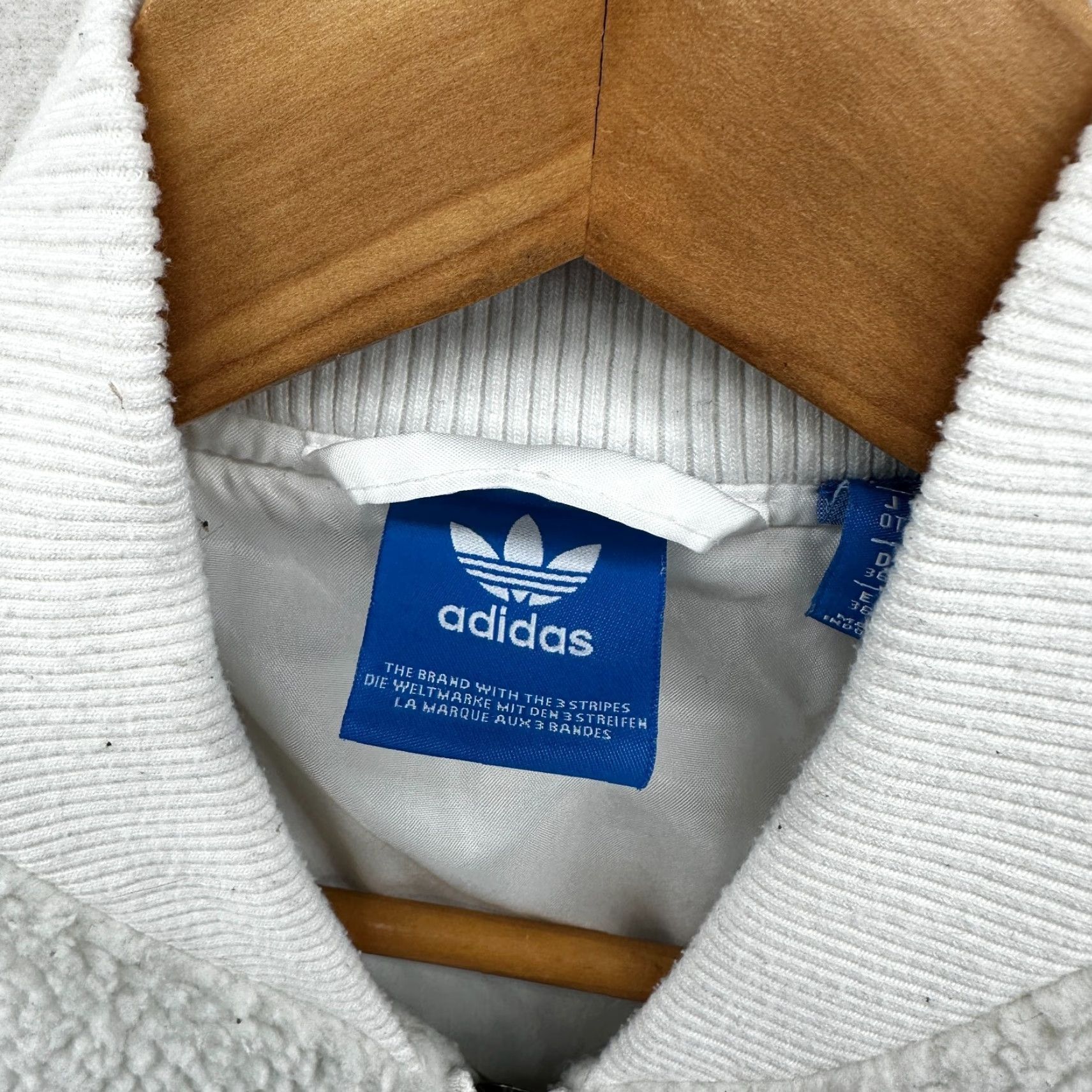 Adidas Adidas Original Bomber Jacket White Womens S Sherpa Long Sleeve Full Zip Jacket Size S / US 4 / IT 40 - 2 Thumbnail