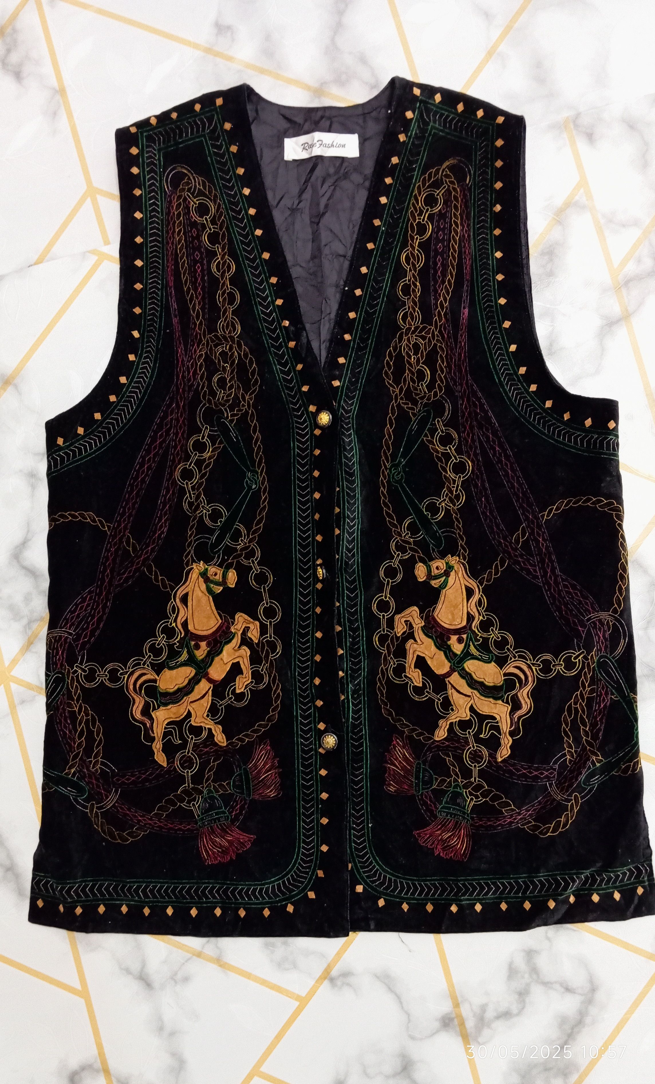 Art Comes First × Japanese Brand × Vintage Vintage Rose Fashion velvet Vest Size US S / EU 44-46 / 1 - 1 Thumbnail