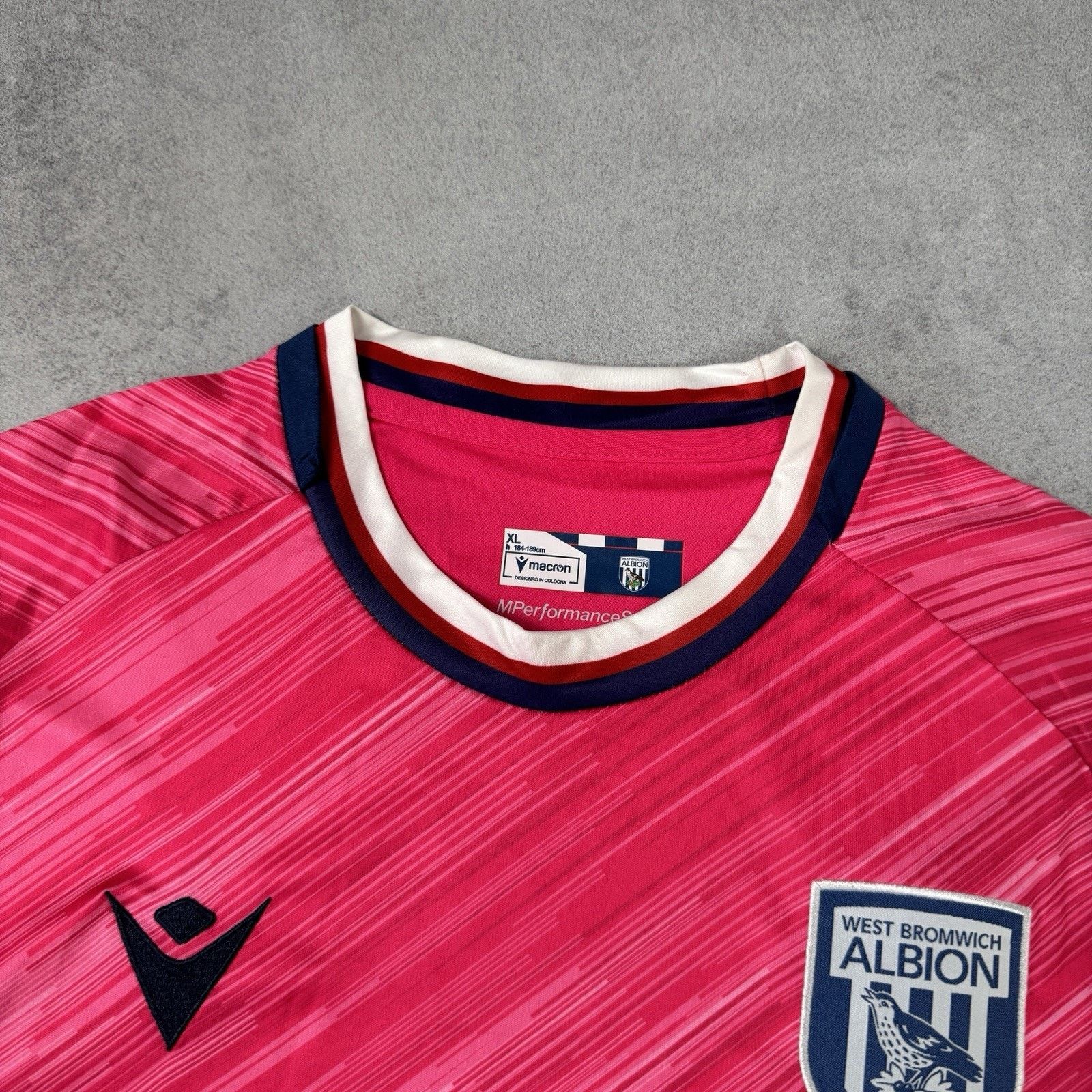 Macron West Bromwich Albion 2025-2026 Pink Soccer Jersey Size XL Size US XL / EU 56 / 4 - 4 Thumbnail