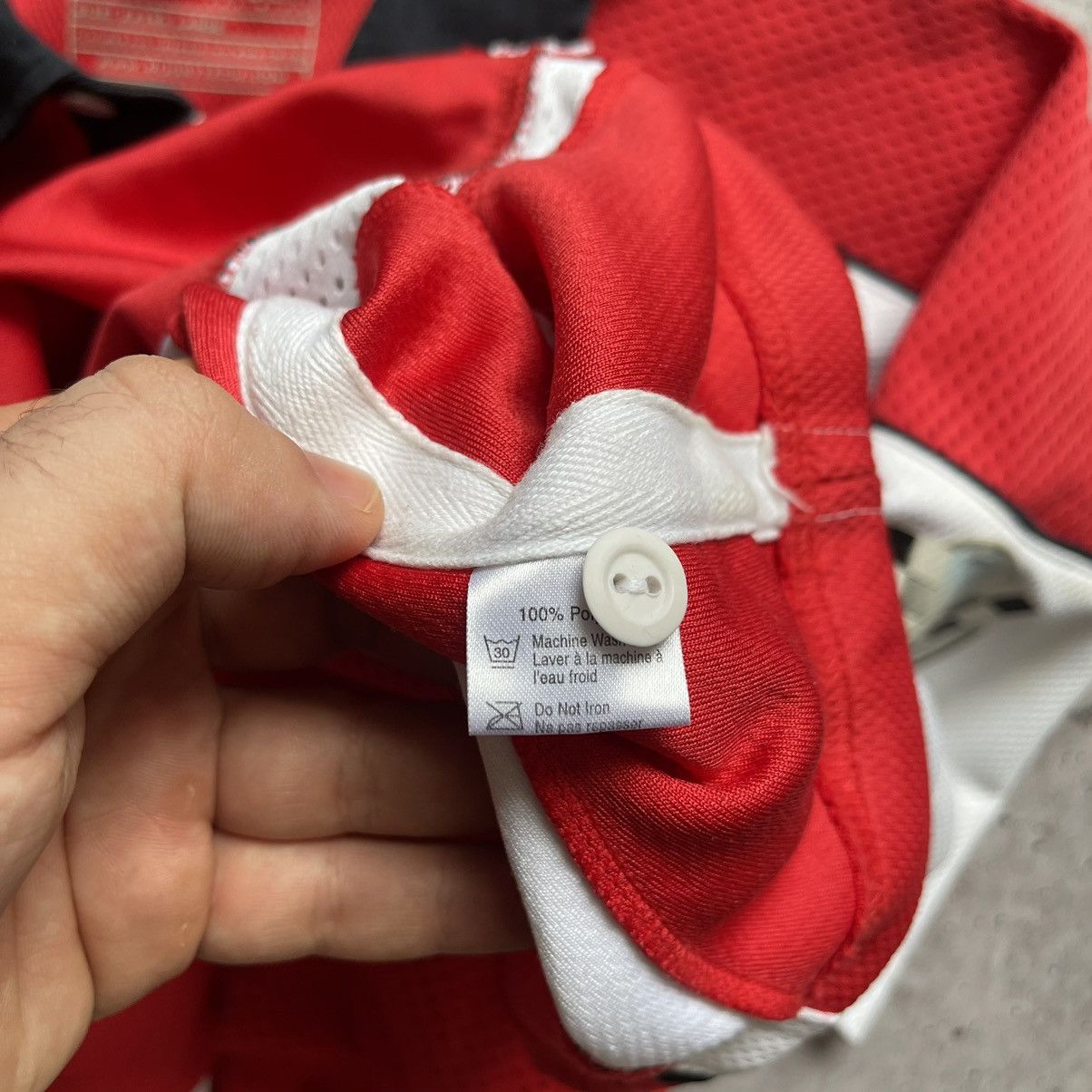 Vintage Vintage Gloucester rugby jersey Mitsubishi logo size XL Size US XL / EU 56 / 4 - 14 Thumbnail