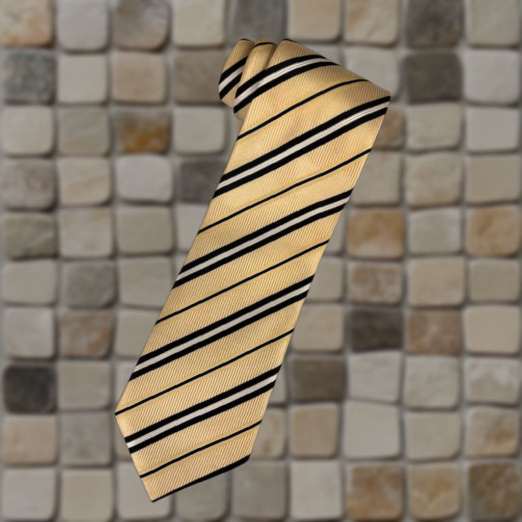 Giorgio Armani Giorgio Armani Men's Silk Tie Striped Hand Made in Italy, Pale Yellow, 60", Wide, 4" Width, Classic Length, Pre-owned in great condition Size ONE SIZE - 1 Thumbnail
