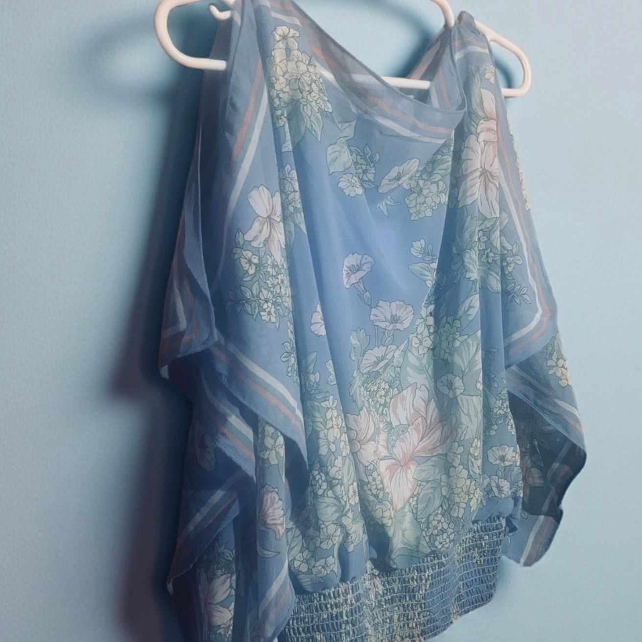 Other Max Studio Blue Floral Handerchief Blouse Size M NWT Size M / US 6-8 / IT 42-44 - 6 Thumbnail