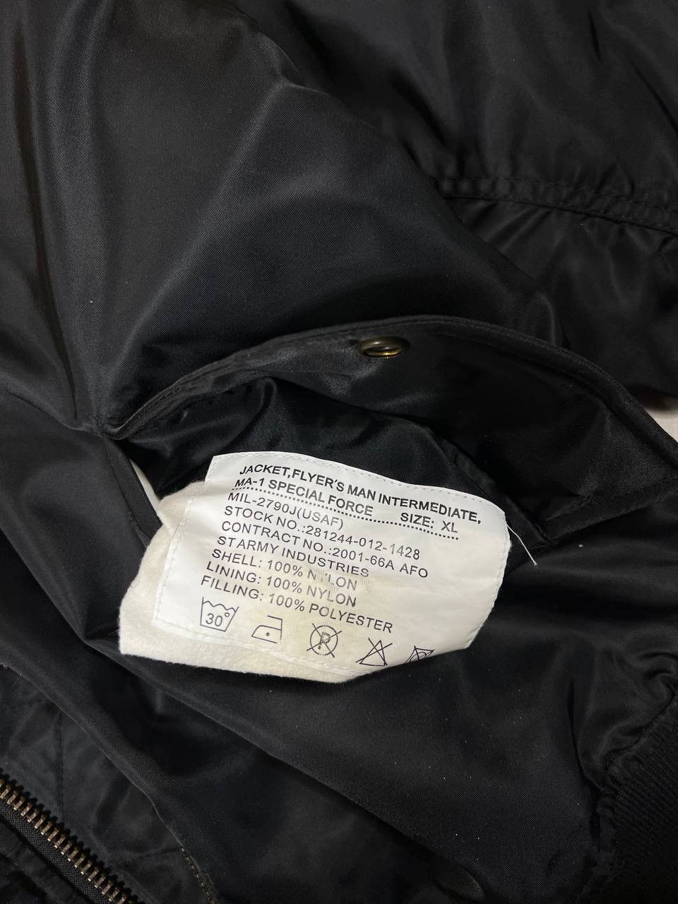 Vintage Vintage MA-1 Nylon Bomber Jacket Size US XL / EU 56 / 4 - 5 Thumbnail