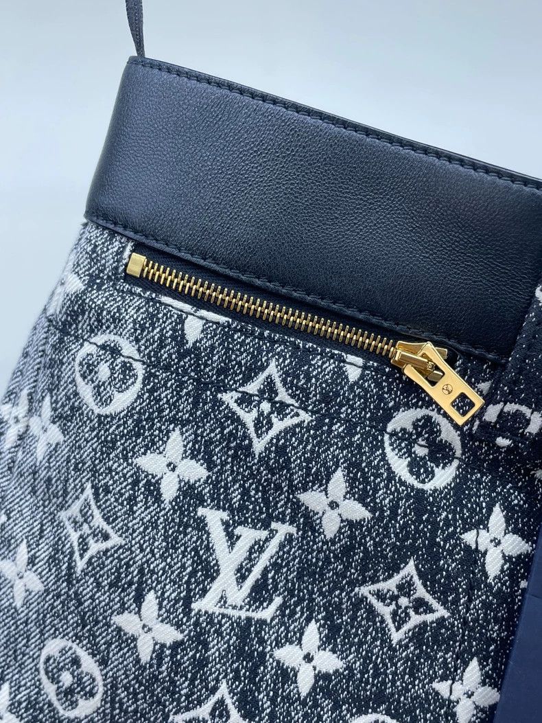 Louis Vuitton Louis Vuitton 23 explosive patchwork leather and full of l Size 31" - 3 Thumbnail