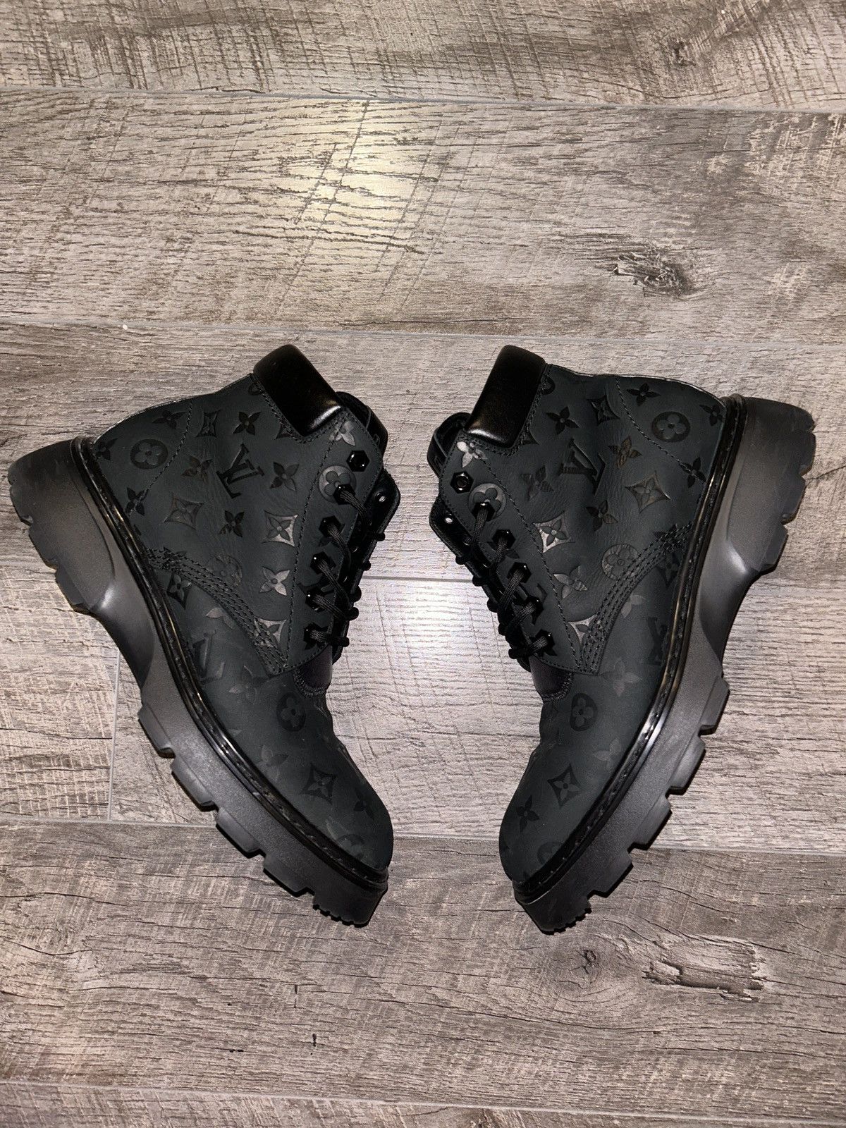 Louis Vuitton Louis vuitton X NBA Boots | Grailed display picture 3