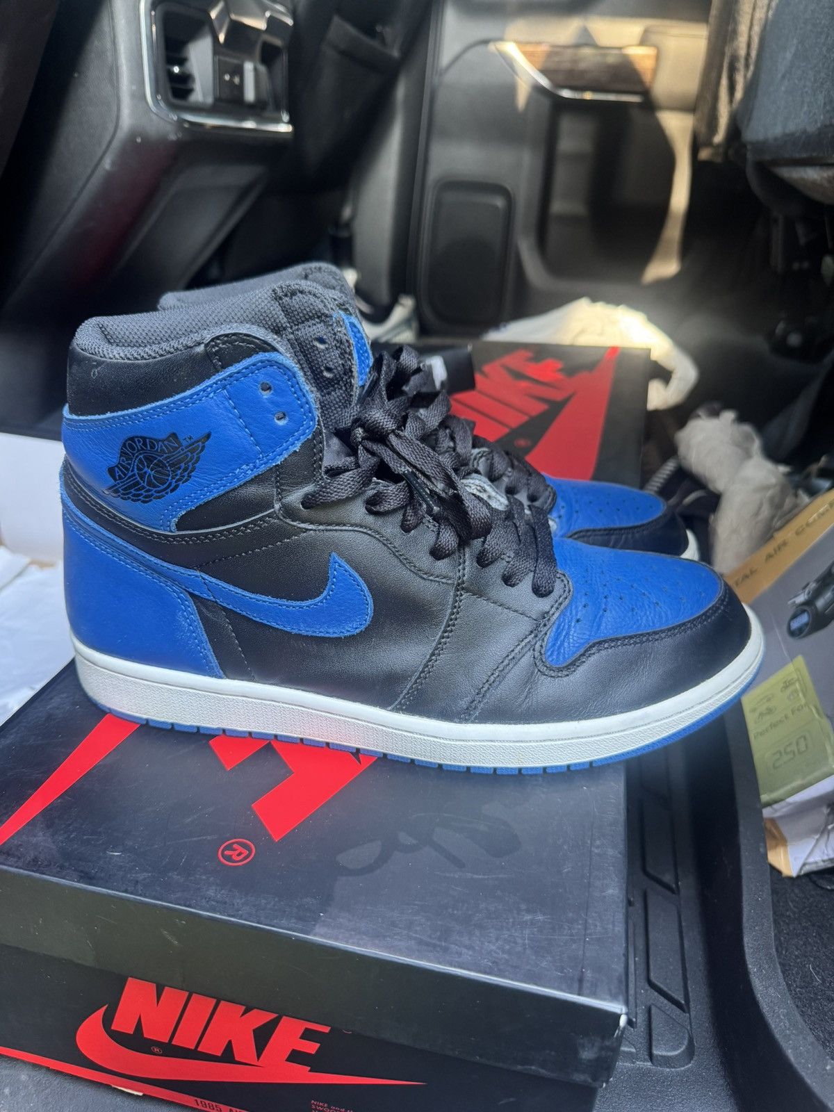 Jordan Brand Jordan 1 High Retro Royal Blue Size US 10 / EU 43 - 3 Thumbnail