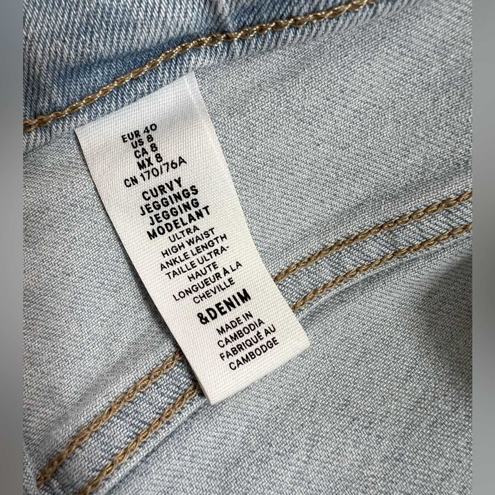 H&M H&M Ultra High Ankle Jeggings light wash distressed Size 8 Size 28" / US 6 / IT 42 - 8 Thumbnail