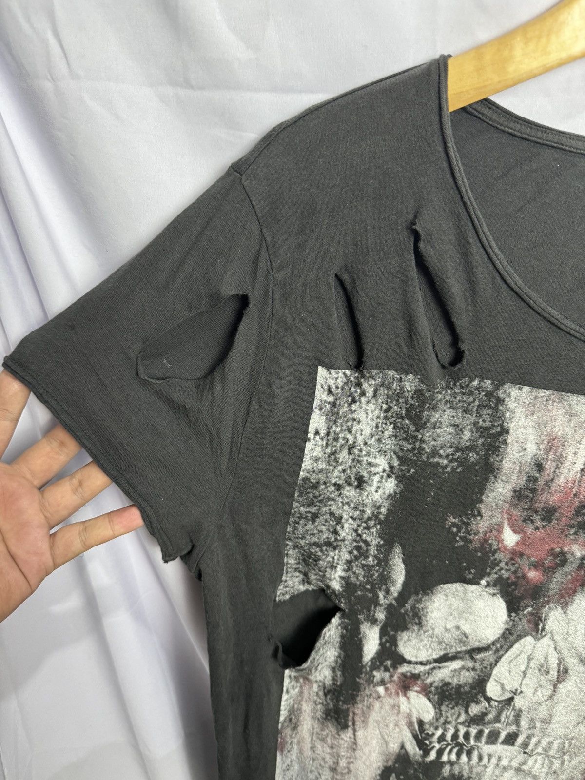 If Six Was Nine × Japanese Brand × Le Grande Bleu (L.G.B.) Japanese Skulls Faded Black Distressed Tess Divided Tees Size US L / EU 52-54 / 3 - 5 Thumbnail