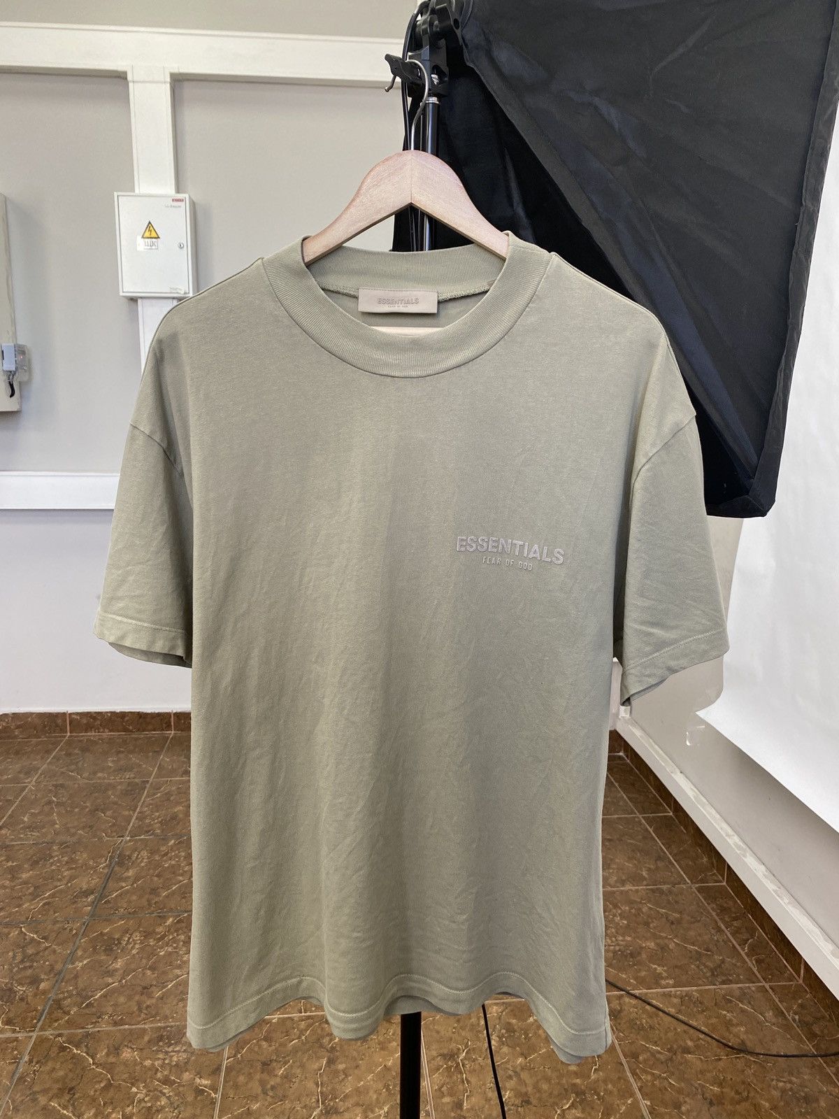 Essentials Essentials Fear Of God Y2K T-Shirt Hype Rare Retro Size US S / EU 44-46 / 1 - 1 Thumbnail
