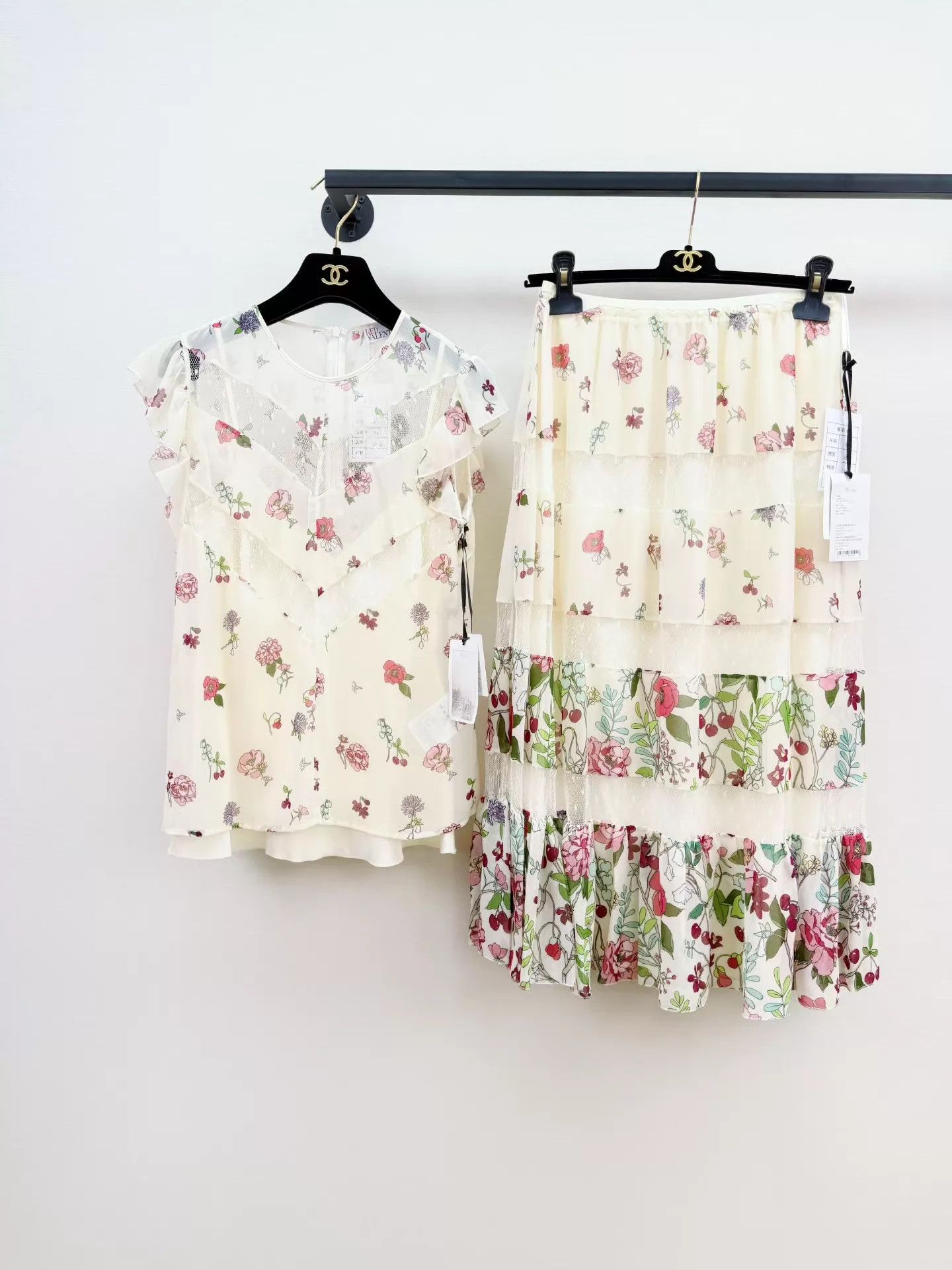 RED Valentino Red Valentino Women's NWT Short Sleeve Skirt Set 38 Size XS / US 0-2 / IT 36-38 - 1 Thumbnail