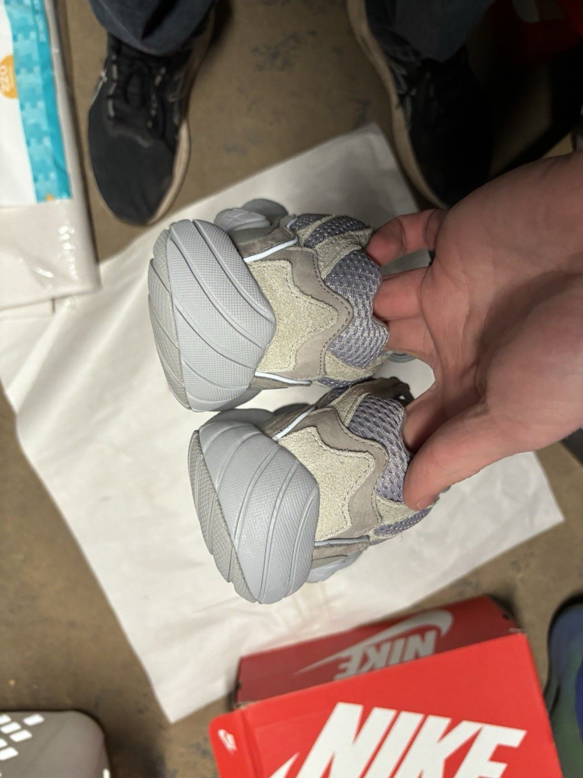 Yeezy adidas Yeezy 500 Stone Salt Size US 8 / EU 41 - 4 Thumbnail
