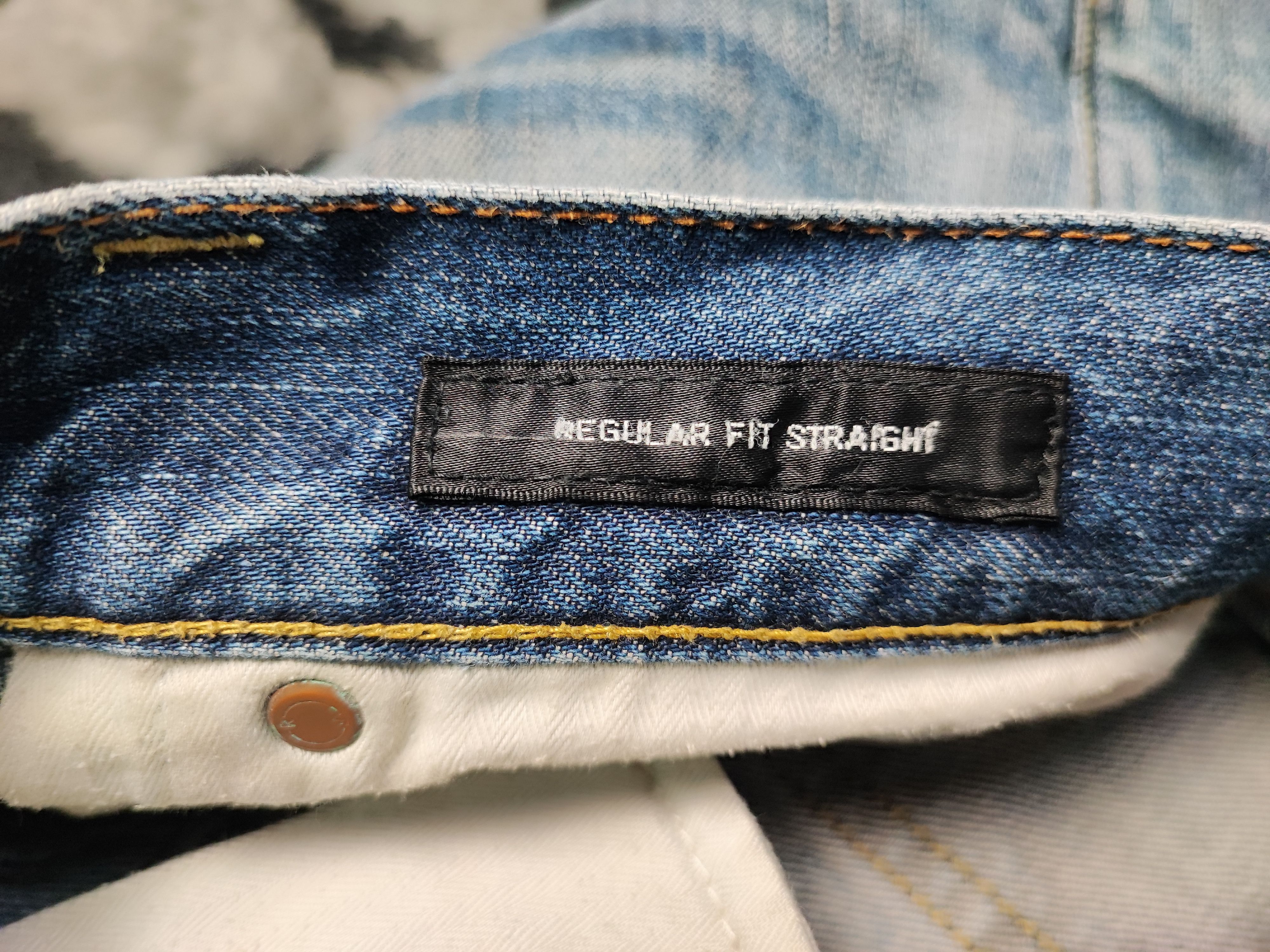 Uniqlo Vintage Distress Uniqlo Jeans Japan S002 Size US 33 - 15 Thumbnail