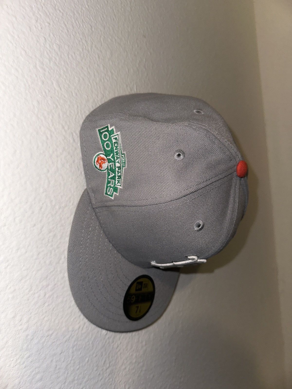 New Era 71/8 Boston Red Sox Bugs Bunny Fitted Hat Size ONE SIZE - 2 Thumbnail