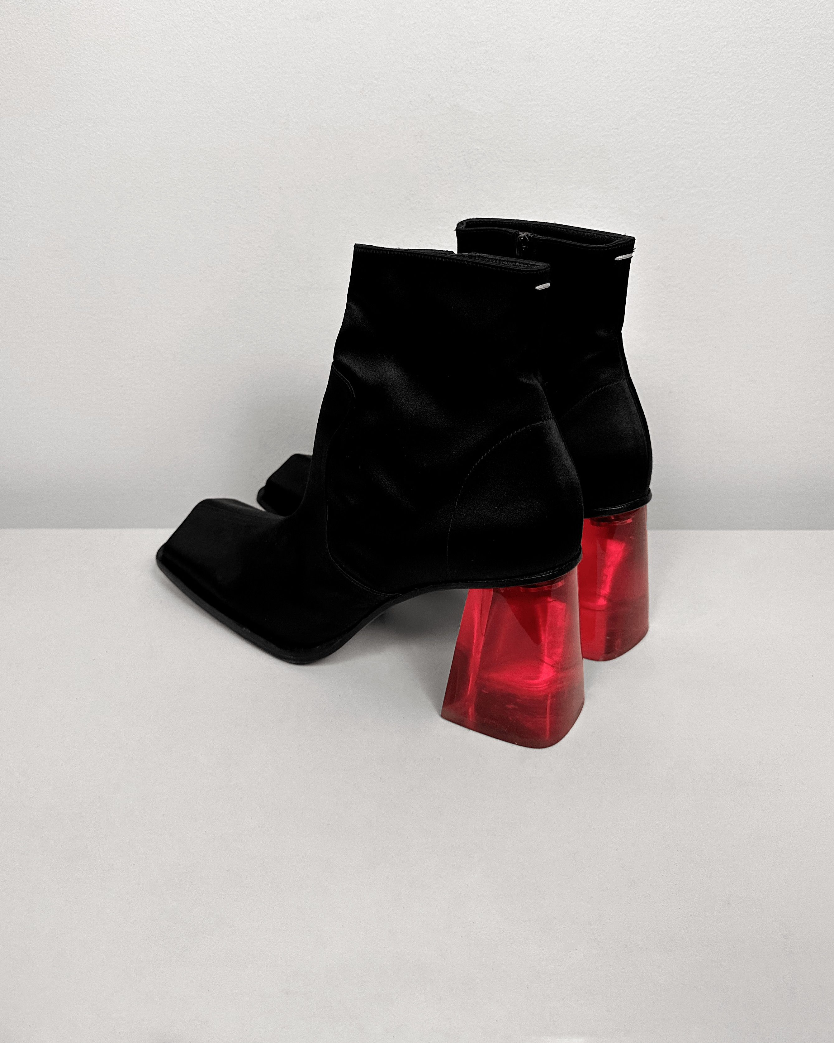 Maison Margiela Maison Margiela Red Glass Heel Satin Boots Size US 7.5 / EU 40-41 - 2 Thumbnail