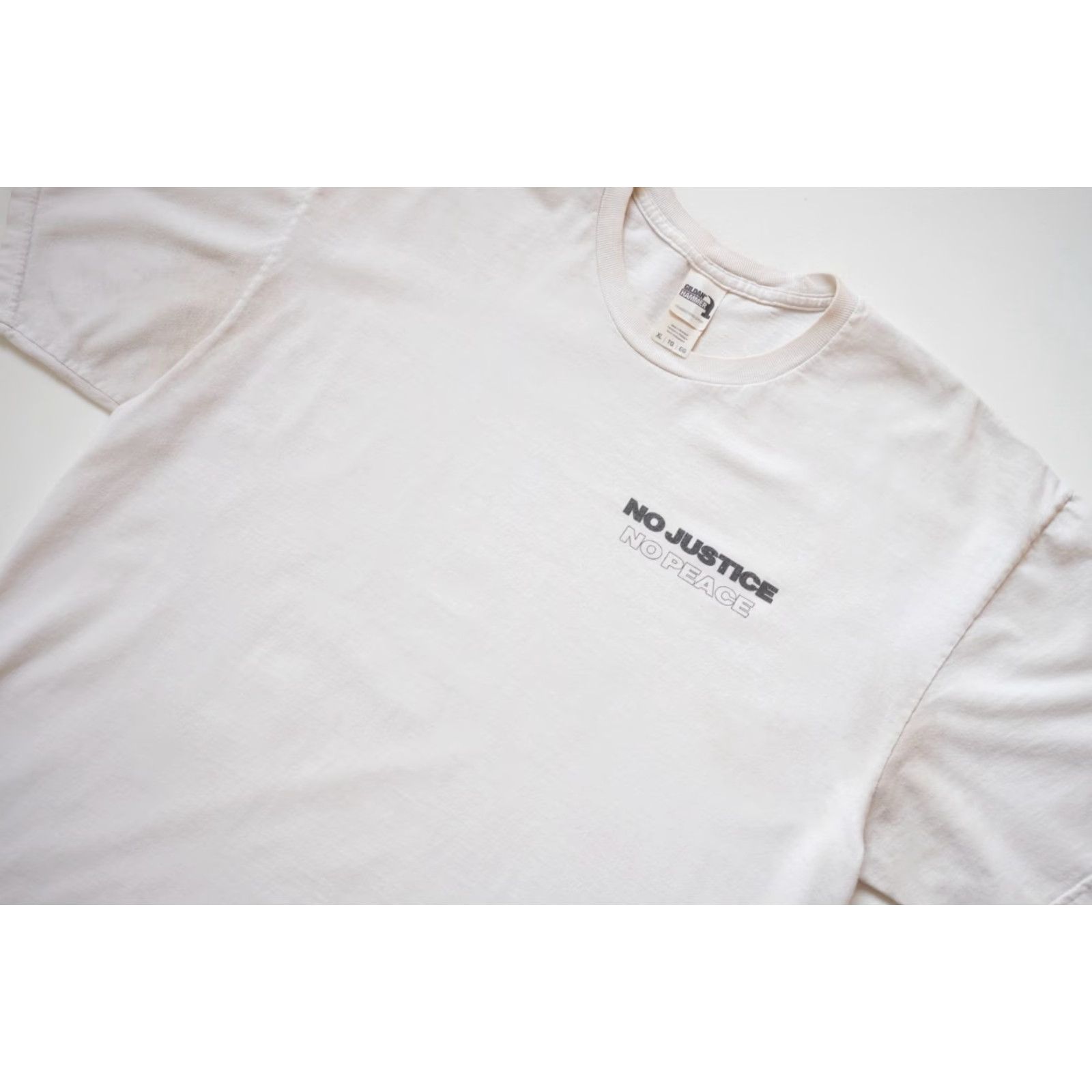 Gildan VINTAGE GILDAN T-SHIRT Graphic White XL Retro Police State No Justice No Peace VTG Y2K Year 1990s Mens Short Sleeve Crew Neck Cotton Vintage Shirt Size US XL / EU 56 / 4 - 5 Thumbnail