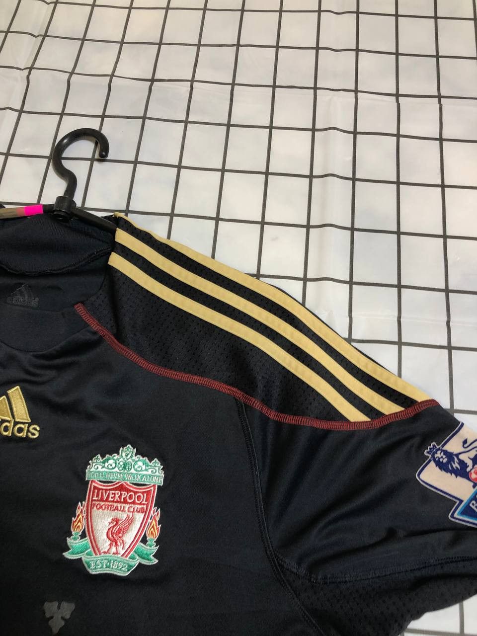 Adidas LIVERPOOL AWAY FOOTBALL SHIRT SOCCER JERSEY ADIDAS Size US M / EU 48-50 / 2 - 9 Thumbnail
