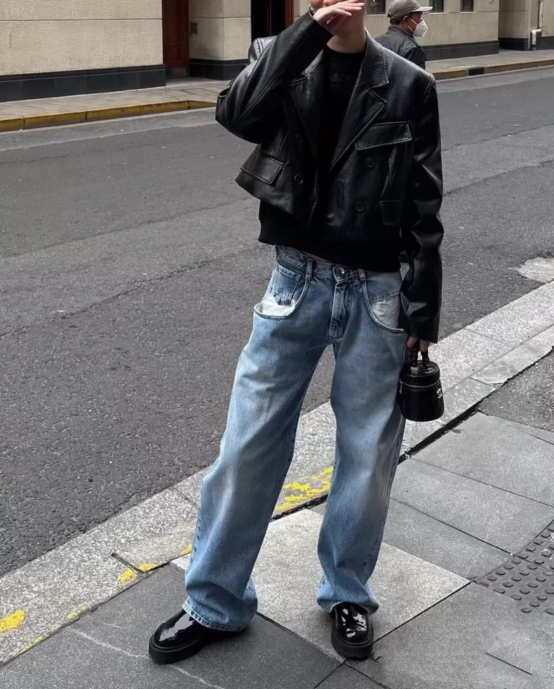 Maison Margiela Maison Margiela Loose jeans with pocket decoration jeans 25 Size US 26 / EU 42 - 1 Thumbnail