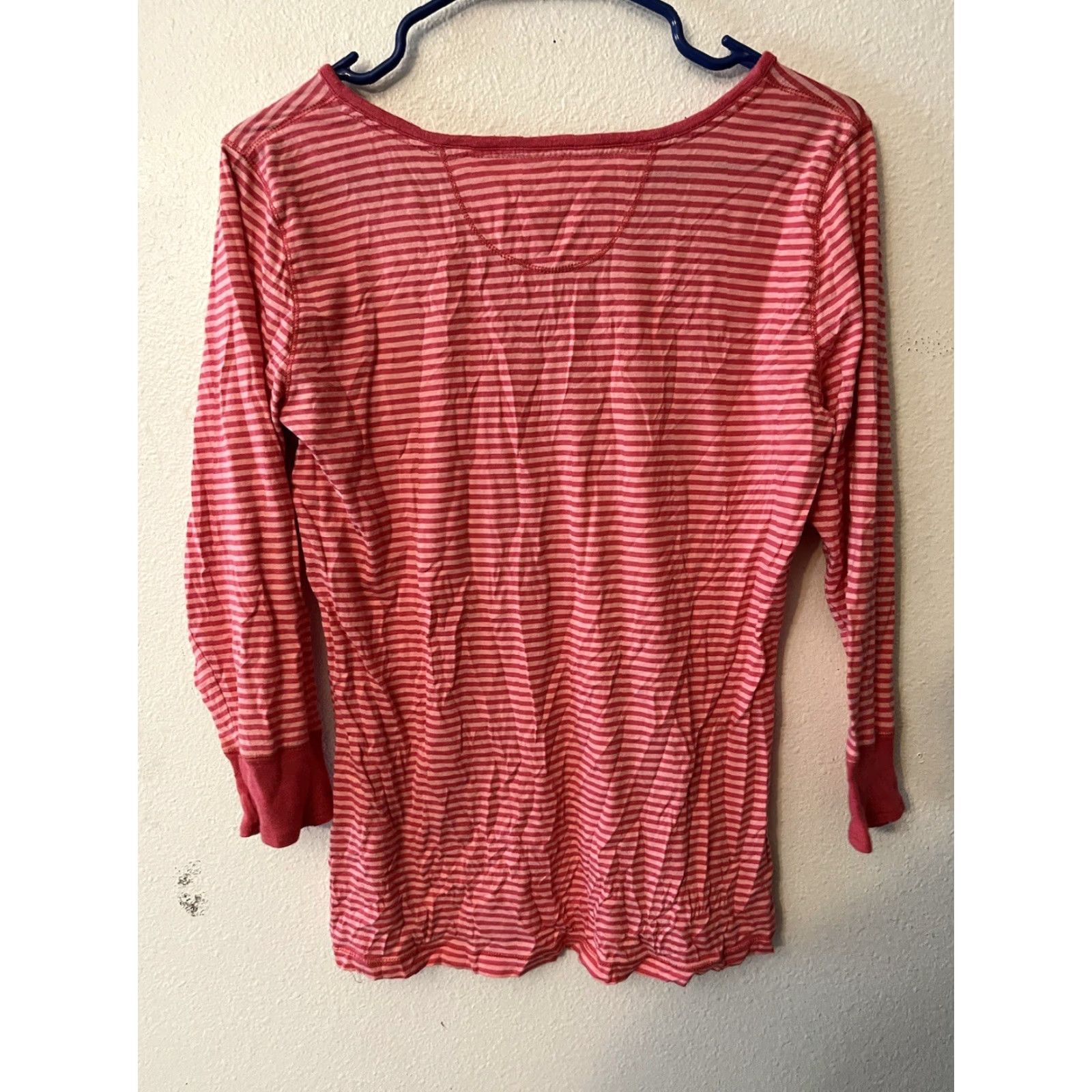 Gap VINTAGE Gap Pink Striped Henley Solid T-Shirt 3/4 Sleeve Women L Adult Ladies Pink 90s Concert Style Mens Womens Boys Girls Size L / US 10 / IT 46 - 2 Thumbnail