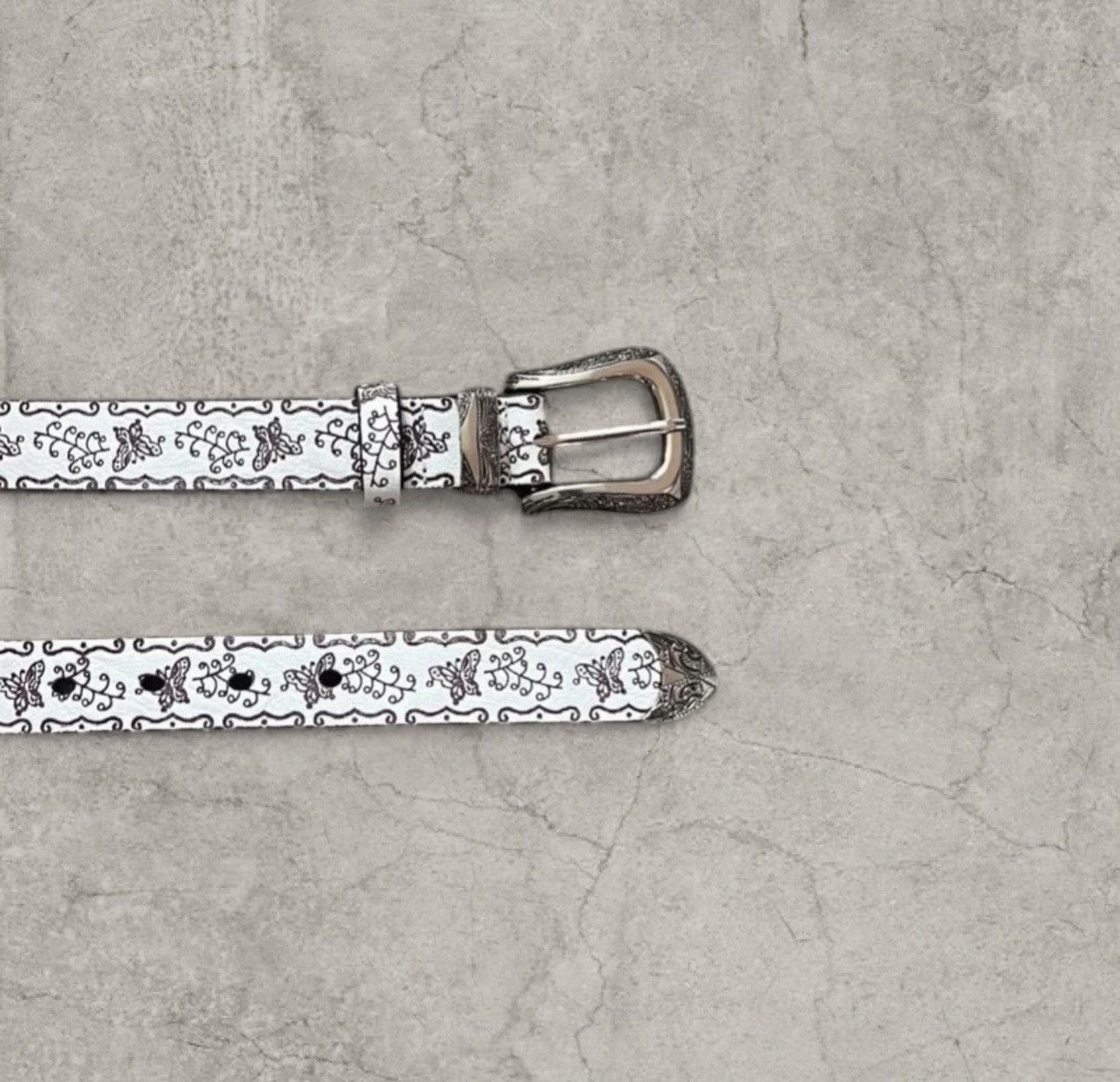 Japanese Brand Vintage style Western belt in white print, silver. One size Size ONE SIZE - 2 Thumbnail