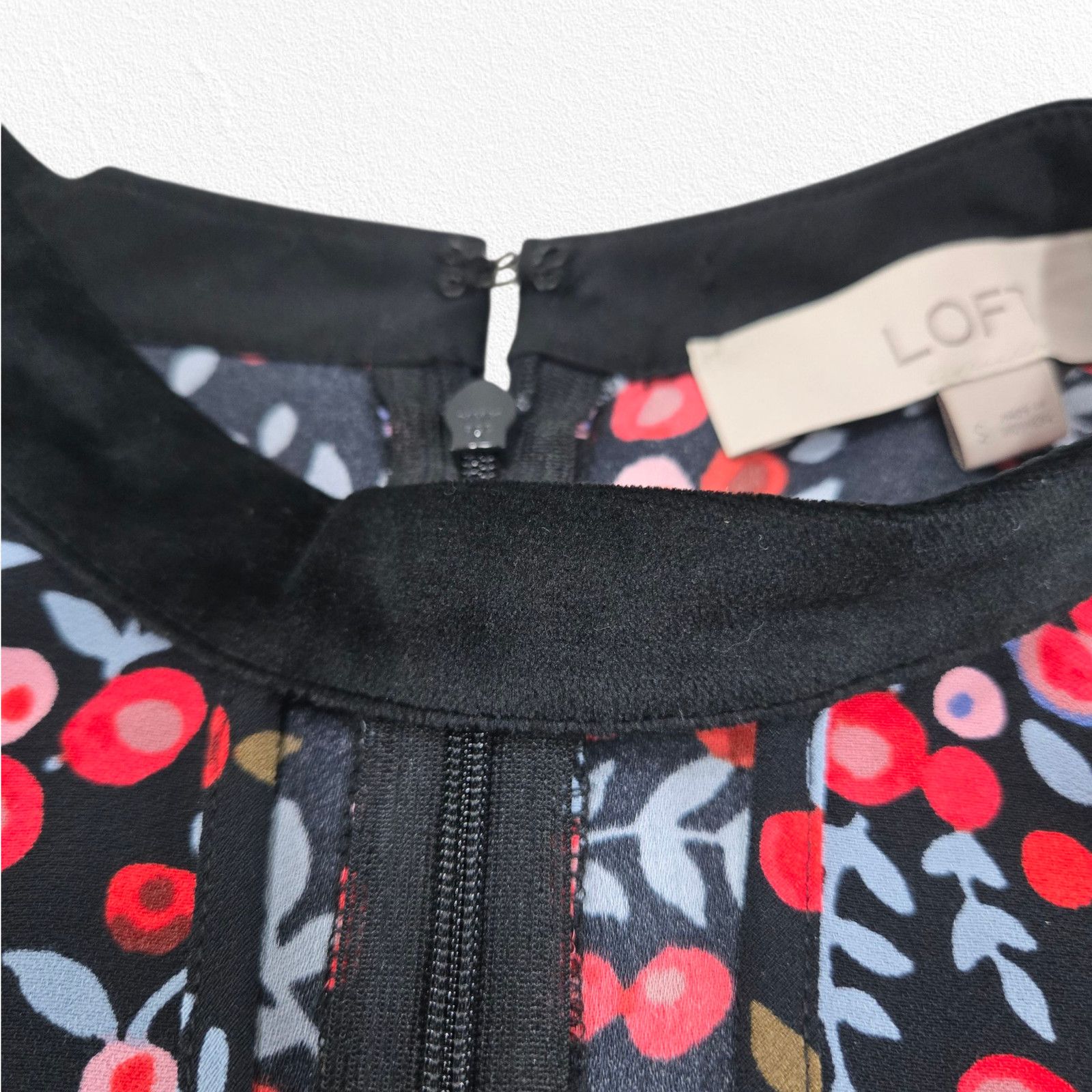 Loft LOFT Black Floral Berry Print Retro Dress Size Small Size S / US 4 / IT 40 - 8 Thumbnail