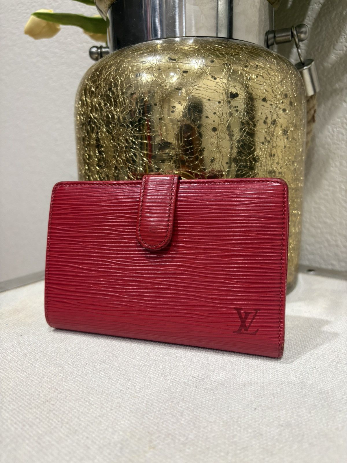 Louis Vuitton Louis Vuitton Red Epi Leather Kisslock Wallet Size ONE SIZE - 1 Thumbnail