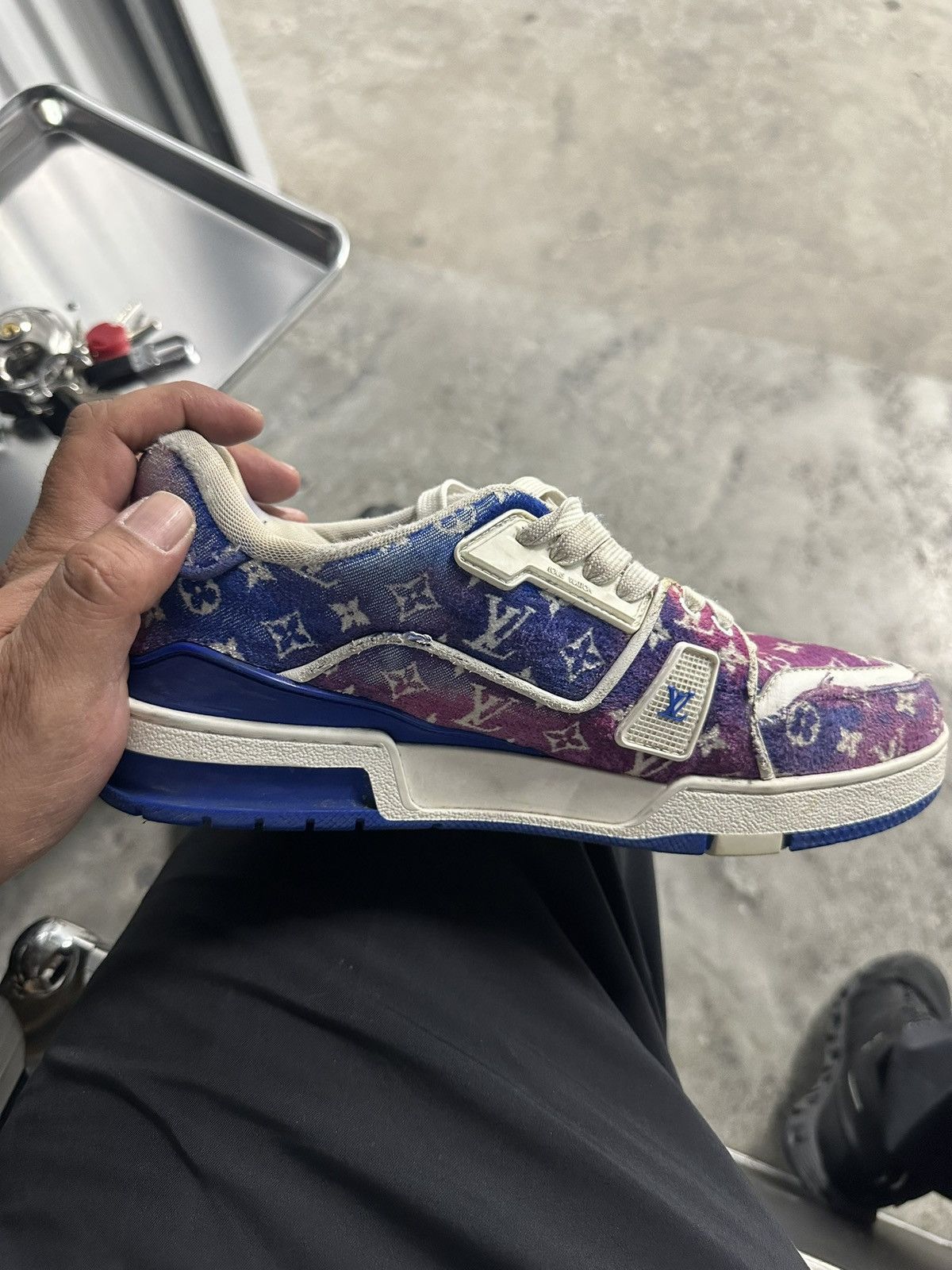 Louis Vuitton Louis Vuitton Trainer Sneakers Blue-Pink Monogram Size 9.5 Size US 9.5 / EU 42-43 - 6 Thumbnail