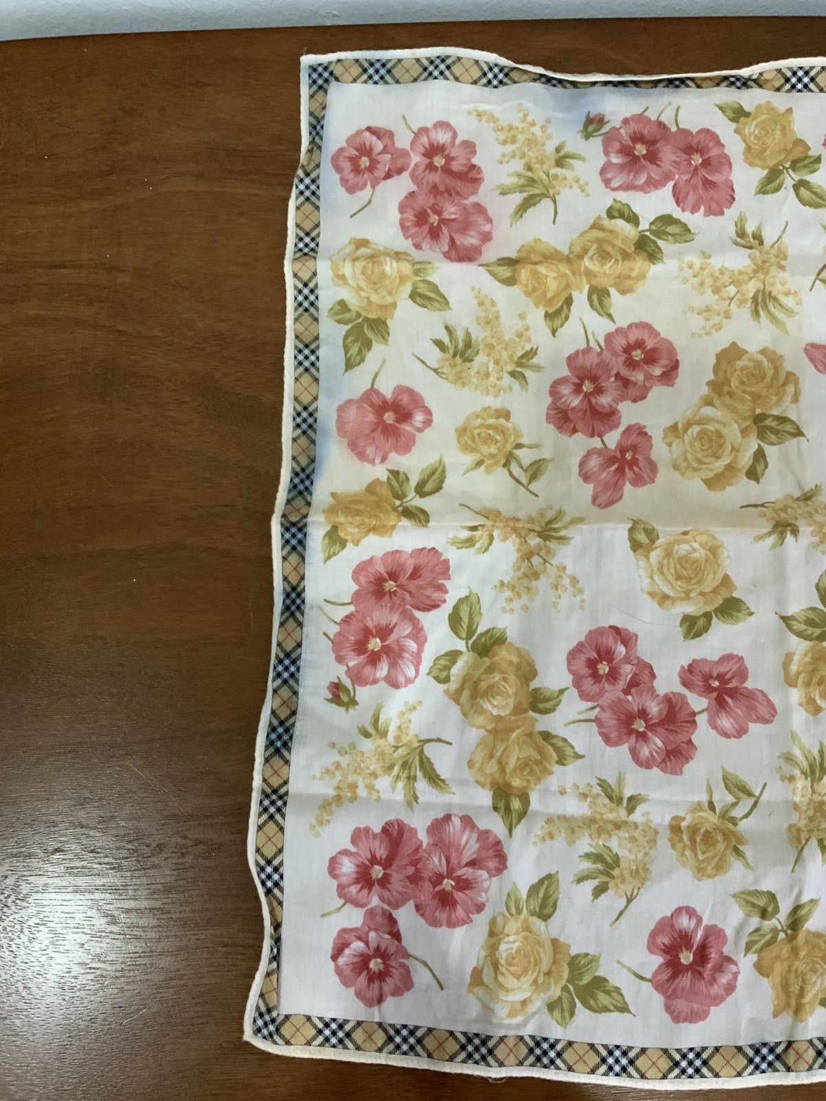 Burberry Burberrys Flower Handkerchief Bandana Size ONE SIZE - 22 Thumbnail