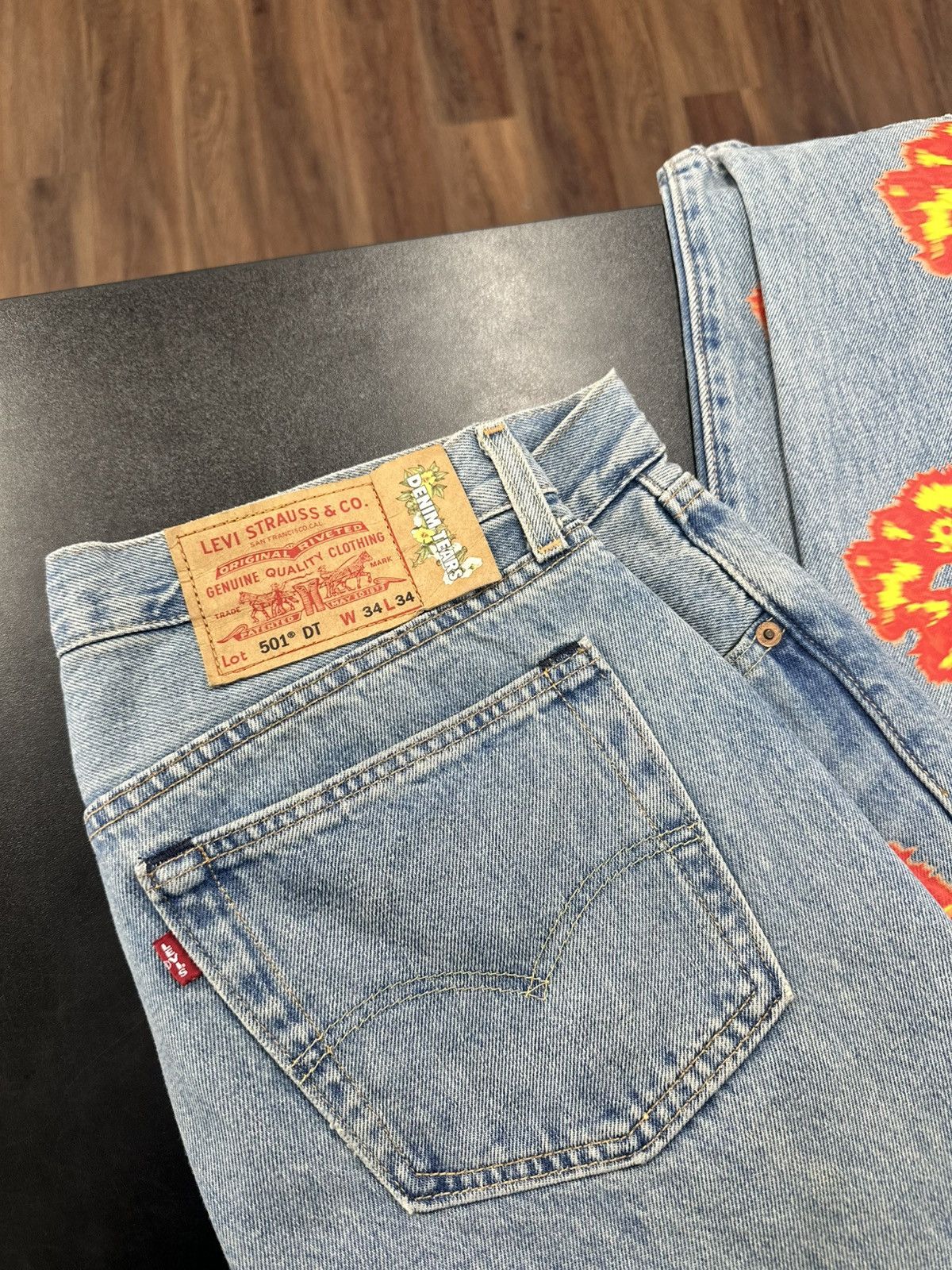 DENIM TEARS × Levi's Denim Tears x Offset 501 Jeans Light Wash Size US 34 / EU 50 - 5 Thumbnail