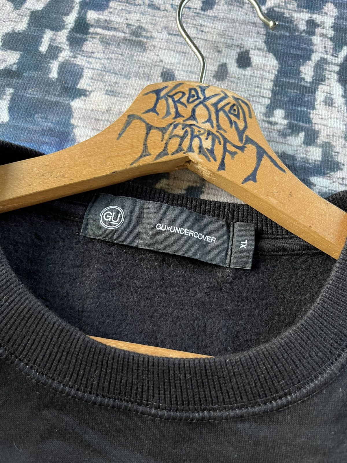 GU × Japanese Brand × Undercover RARE Undercover x Gu Flower Pin Logo Sweetshirts Japan Size US XL / EU 56 / 4 - 6 Thumbnail