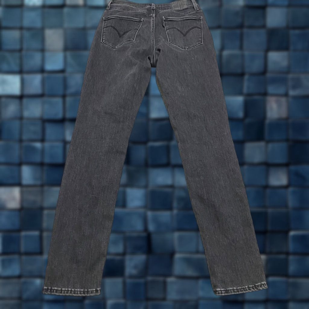 Levi's **Levi's 721 Skinny Jeans Women's Dark Gray Distressed 28** User: Levi's 721 Skinny Jeans Women's Dark Gray Distressed 28 Size 26" / US 2 / IT 38 - 1 Thumbnail