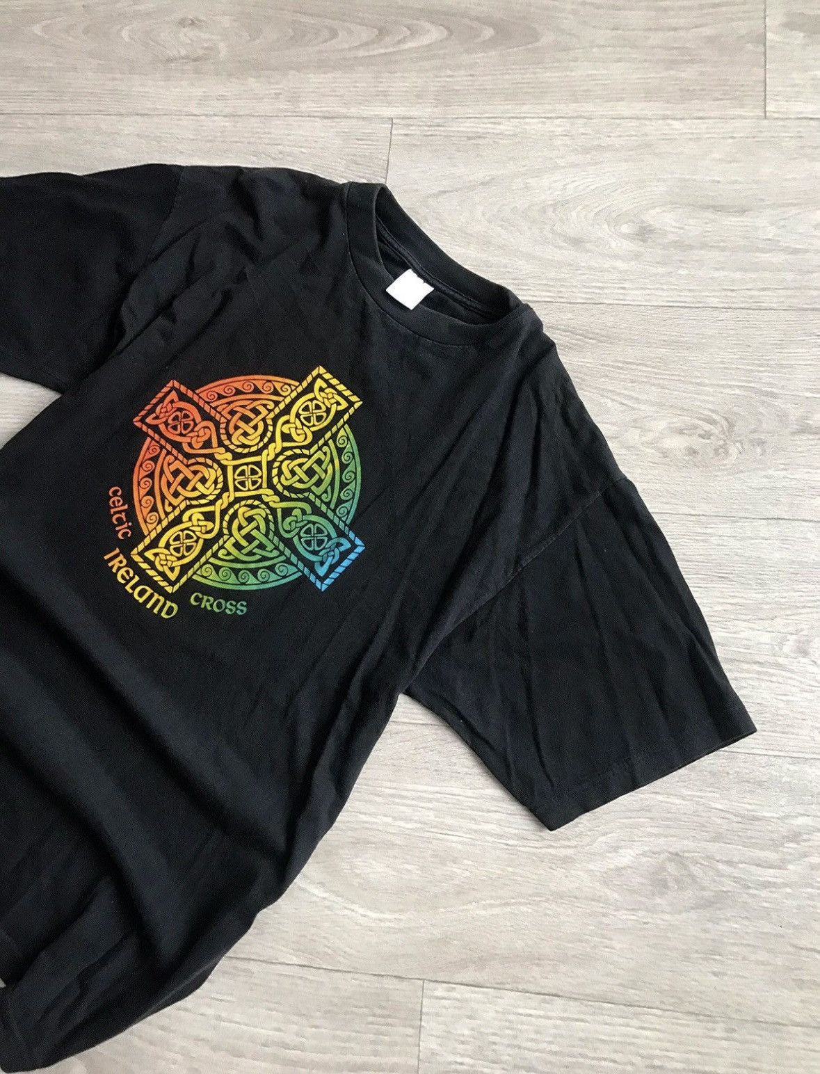 Vintage 🔷Celtic Cross Ireland Vintage T-shirt🔷 Size US XL / EU 56 / 4 - 2 Thumbnail