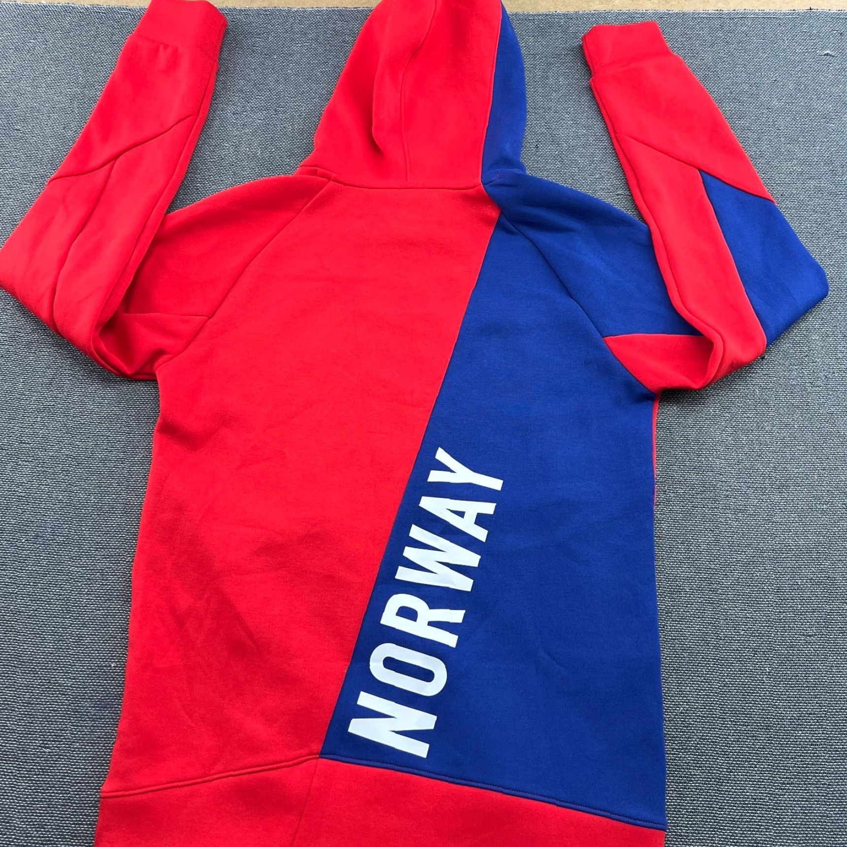 Puma PUMA Norway 2019 International Team Sweatshirt Hoodie Pullover Hooded XS Blue Unisex Adults Hoodie Long Sleeve Regular Fit Winter Pullover Shirt Size US L / EU 52-54 / 3 - 7 Thumbnail