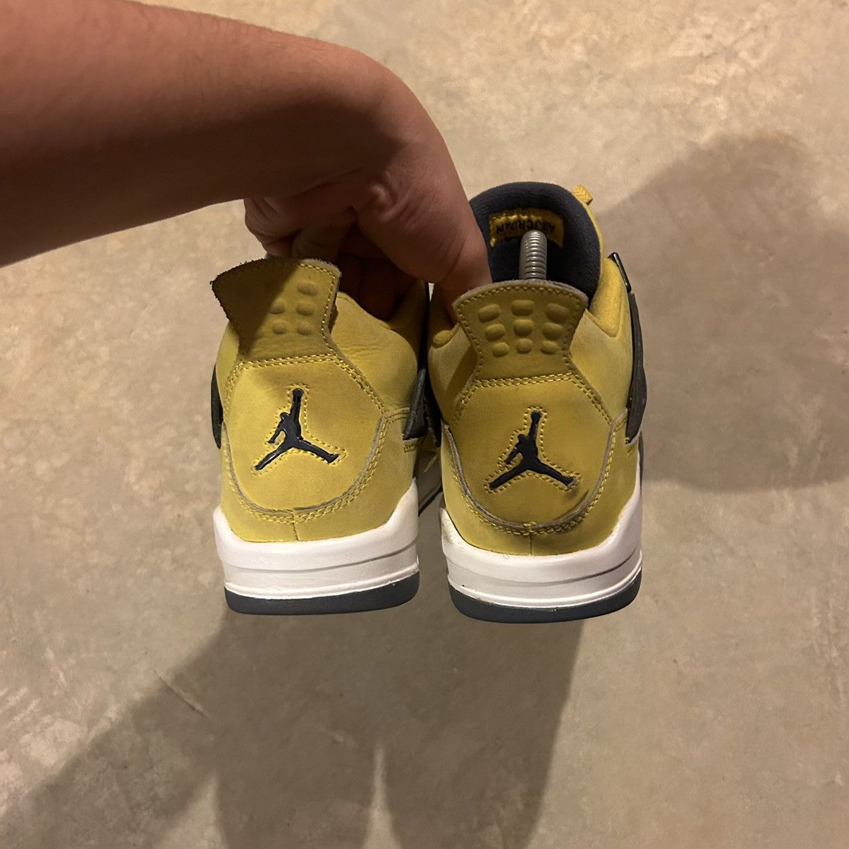 Jordan Brand Air Jordan 4 Retro Lightning 2021 US 6 Size US 6 / EU 39 - 4 Thumbnail